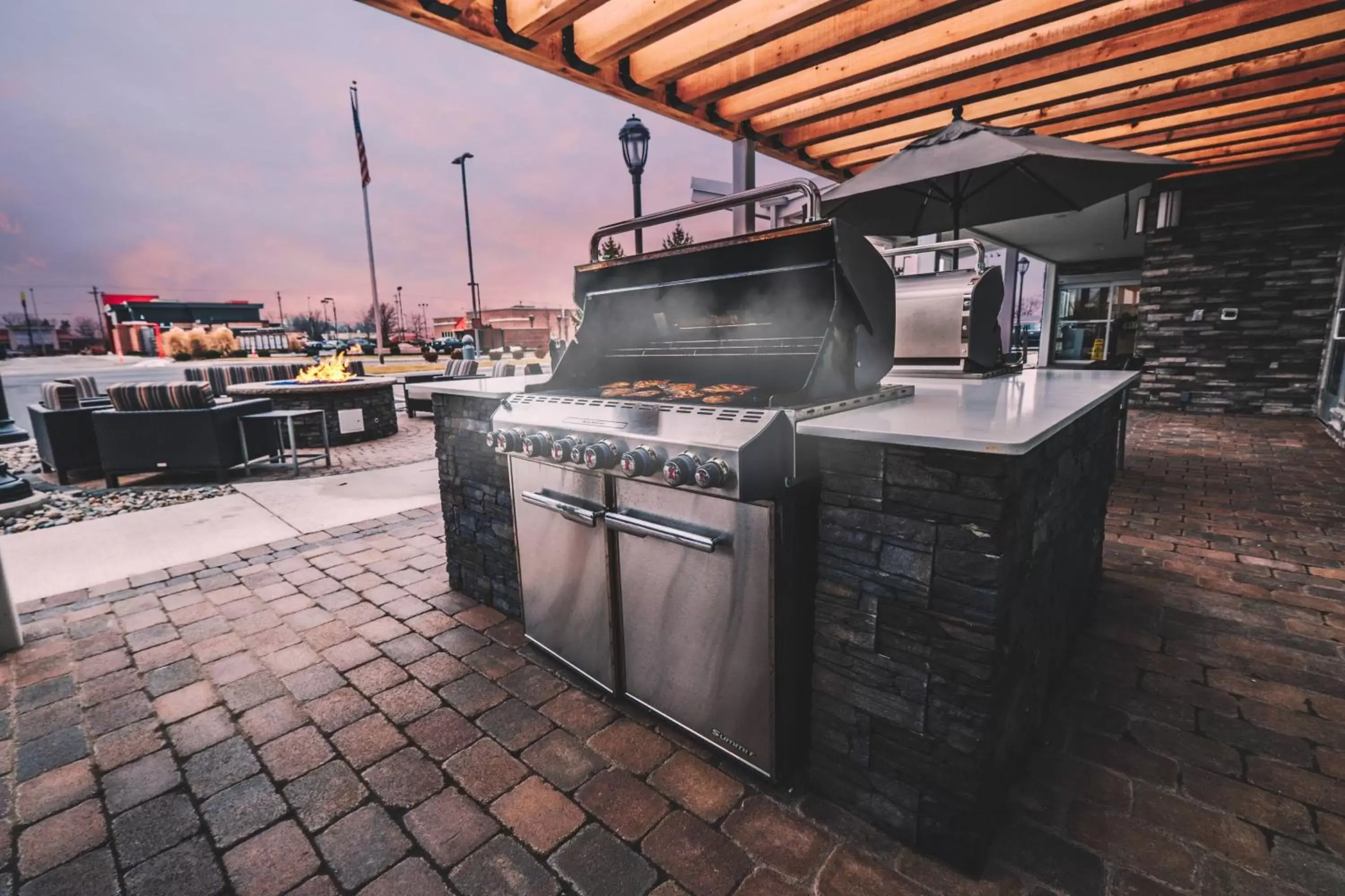 Restaurant/places to eat, BBQ Facilities in TownePlace Suites by Marriott Toledo Oregon