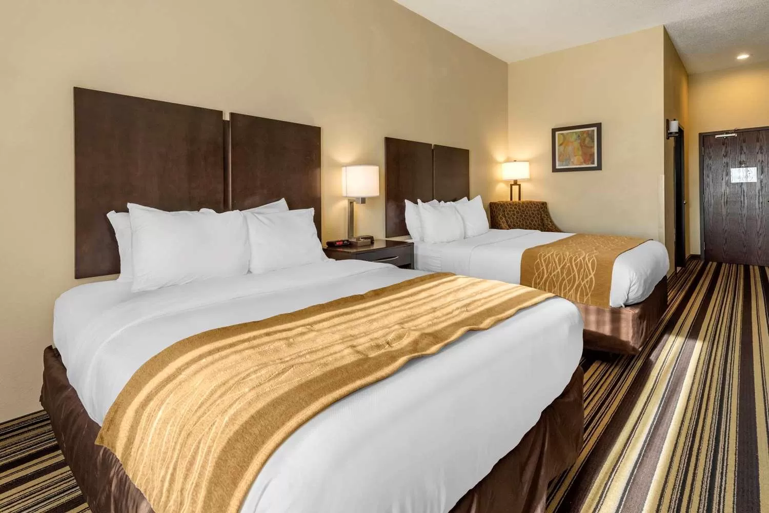 Bedroom, Bed in Comfort Inn & Suites Triadelphia - Wheeling