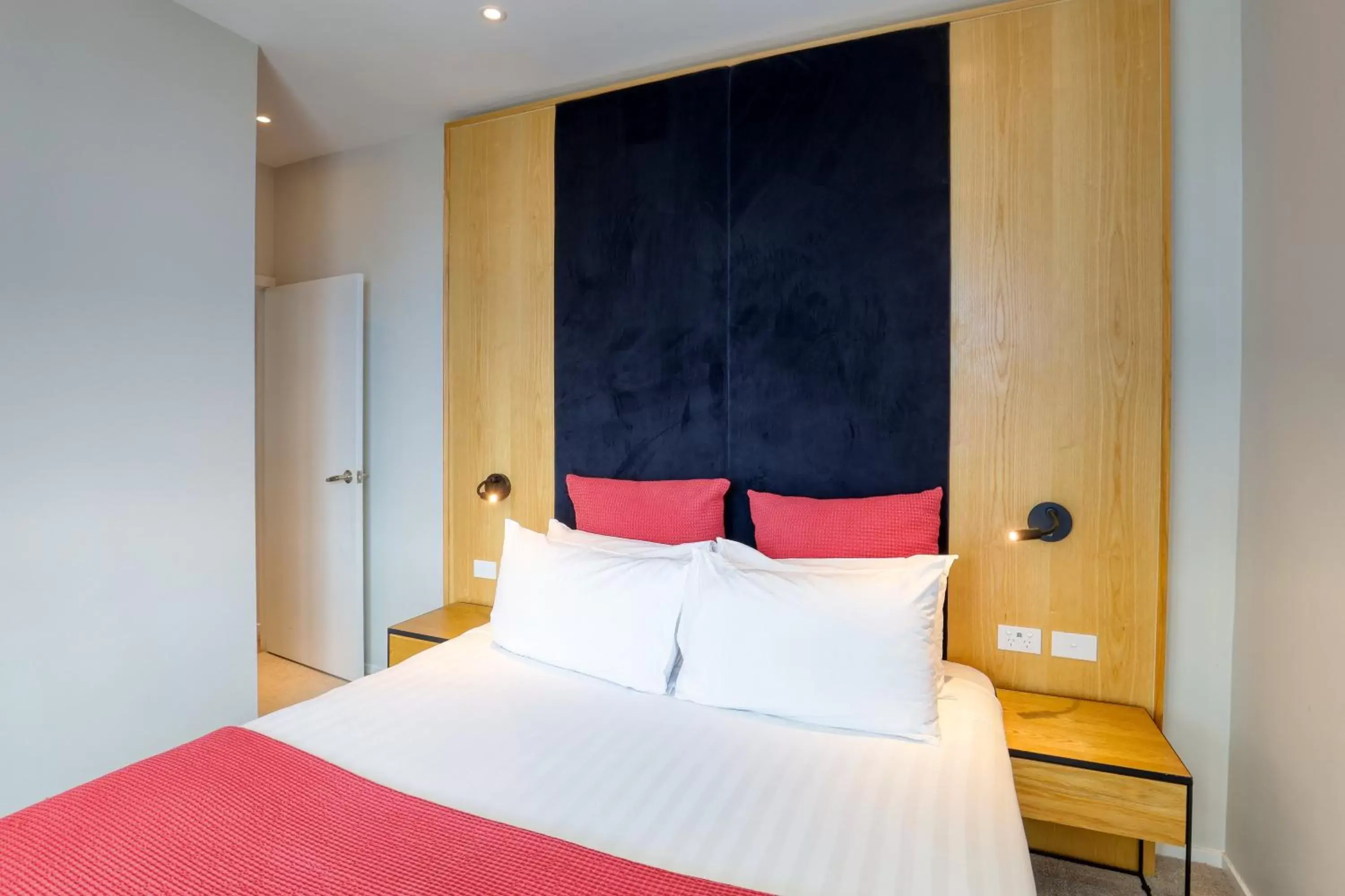 Bedroom, Bed in Ramada Suites by Wyndham Nautilus Orewa