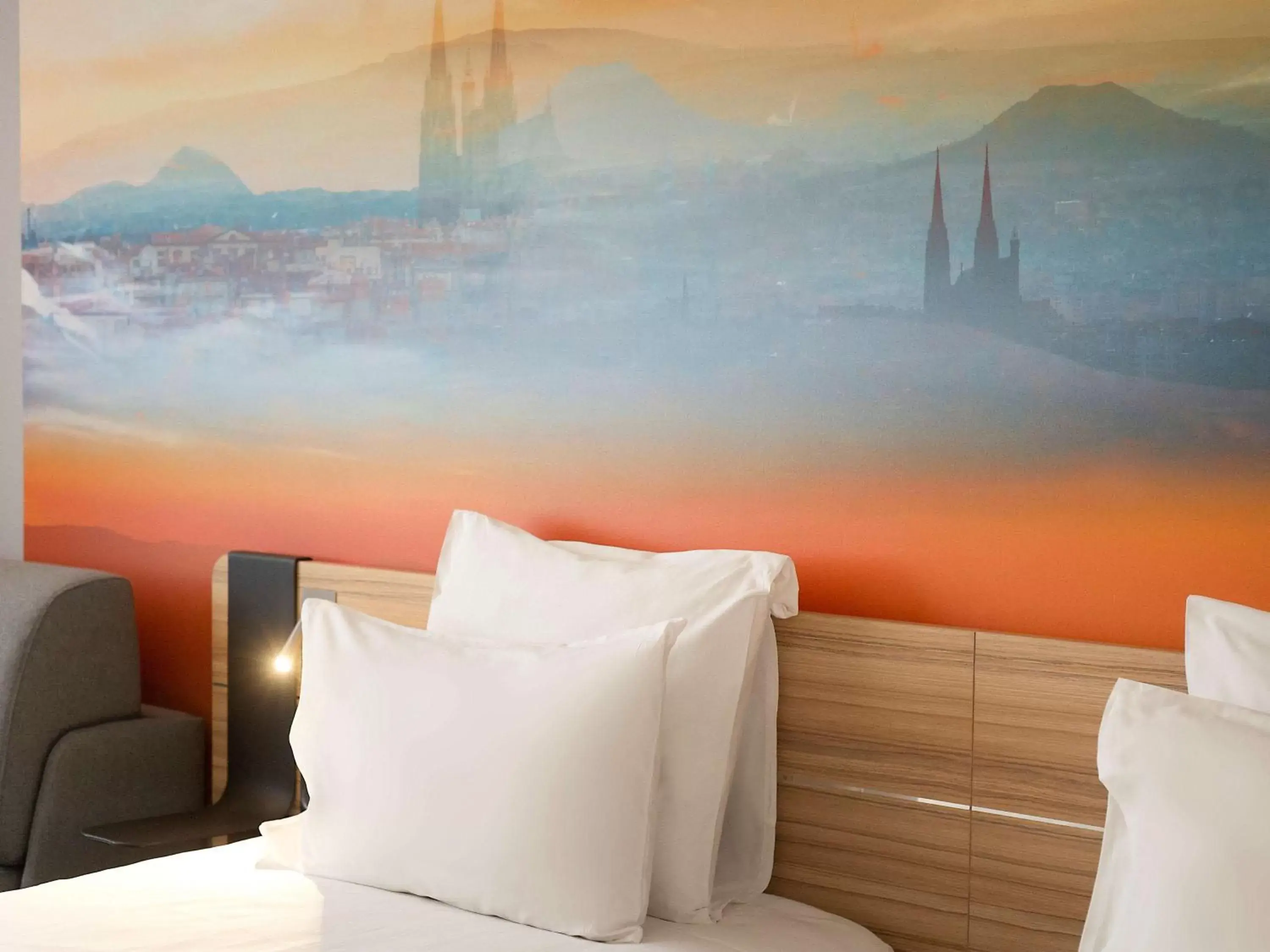 Photo of the whole room in Novotel Clermont-Ferrand