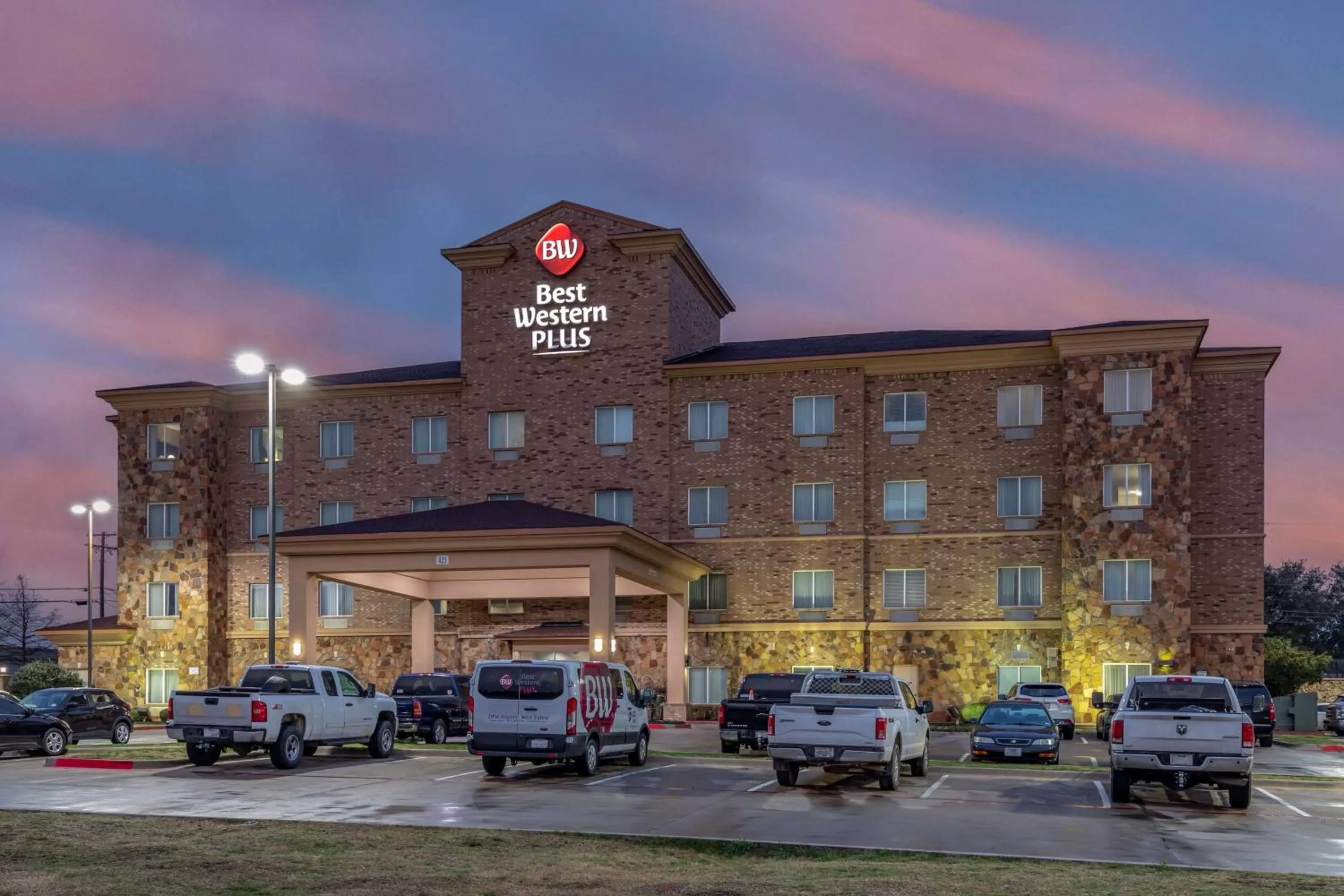 Property building in Best Western Plus DFW Airport West Euless