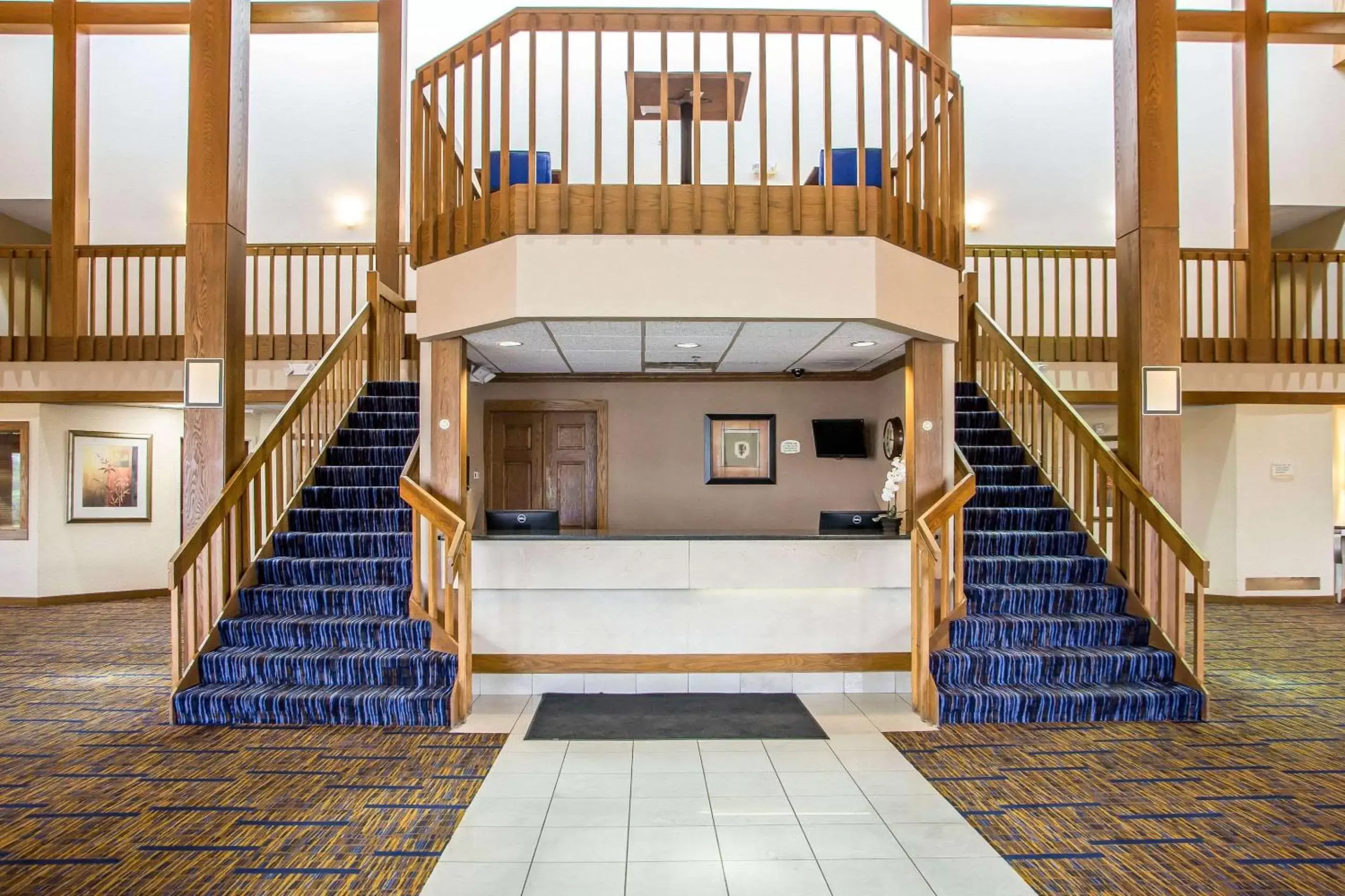 Lobby or reception in Clarion Inn Merrillville