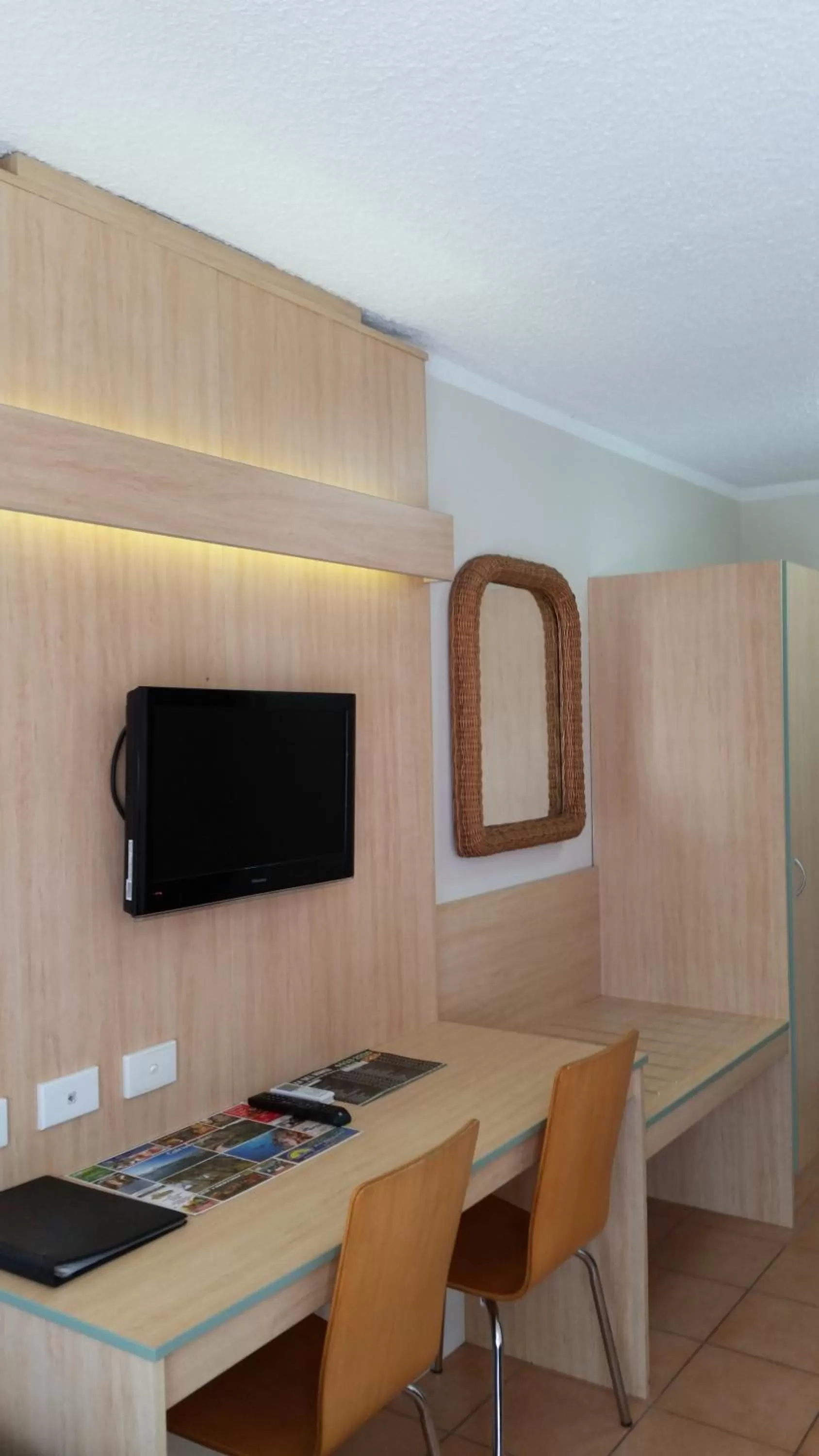 TV and multimedia in Cairns Gateway Resort