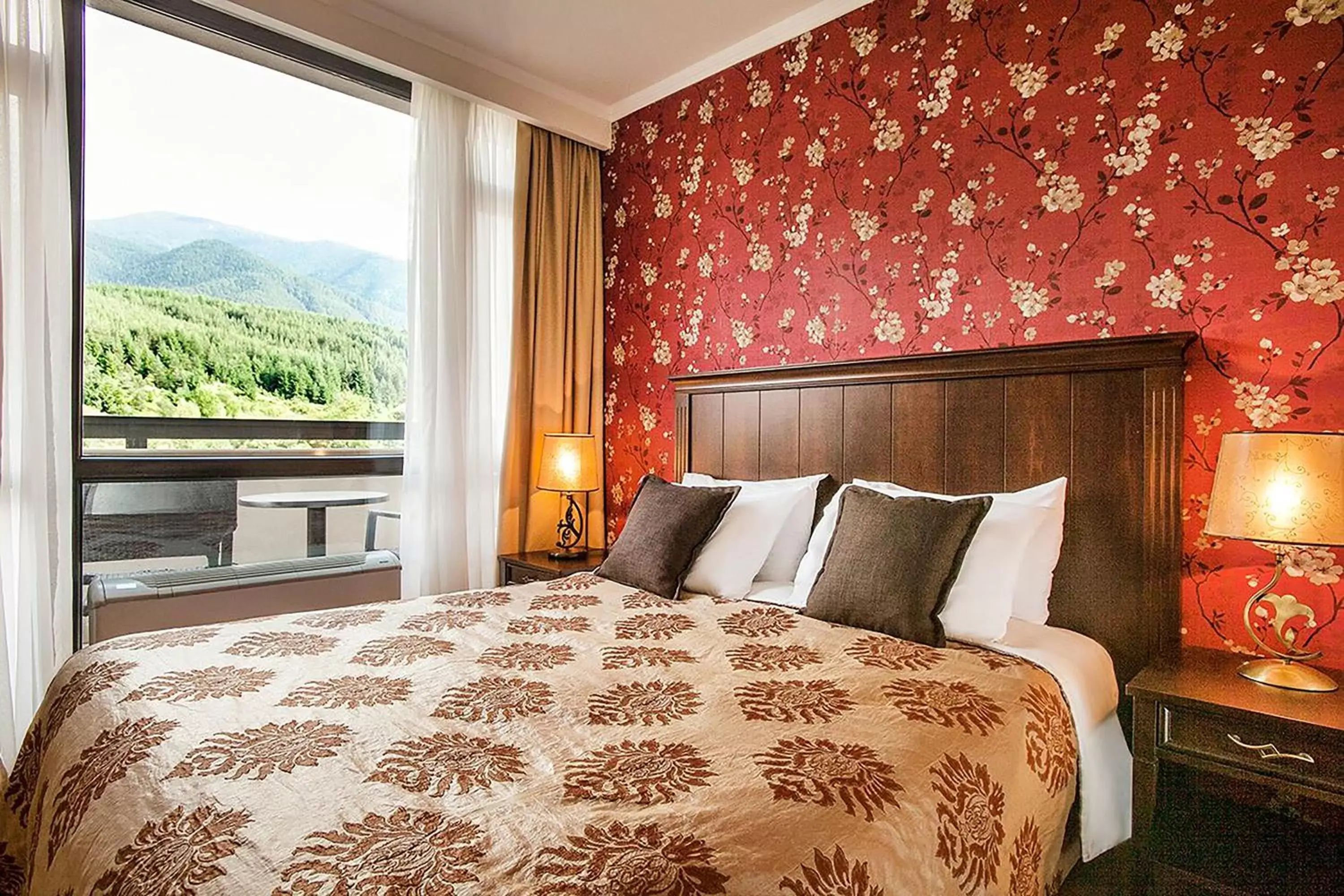 Bed in Premier Luxury Mountain Resort