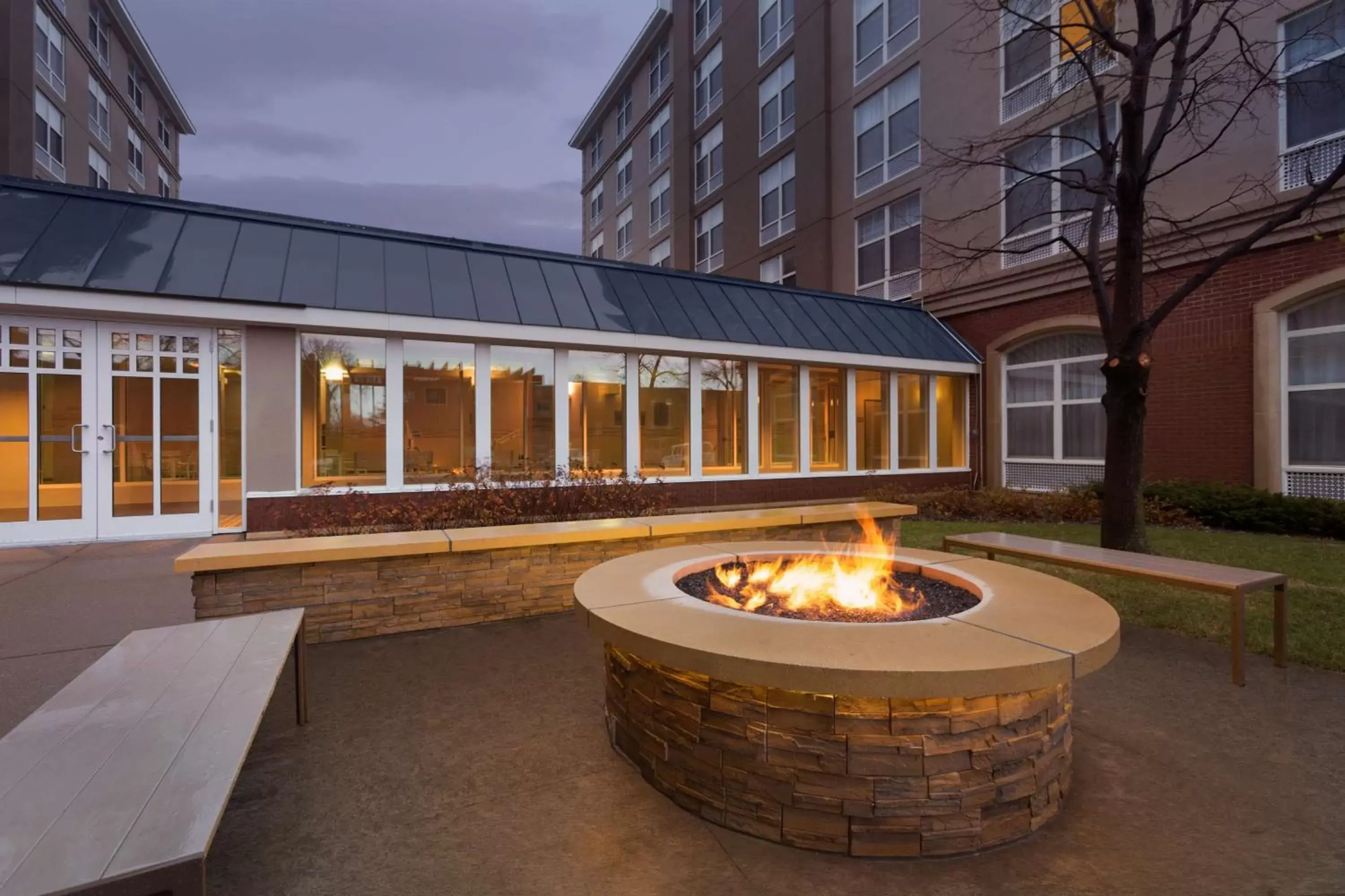 Patio, Property Building in Country Inn & Suites by Radisson, Bloomington at Mall of America, MN