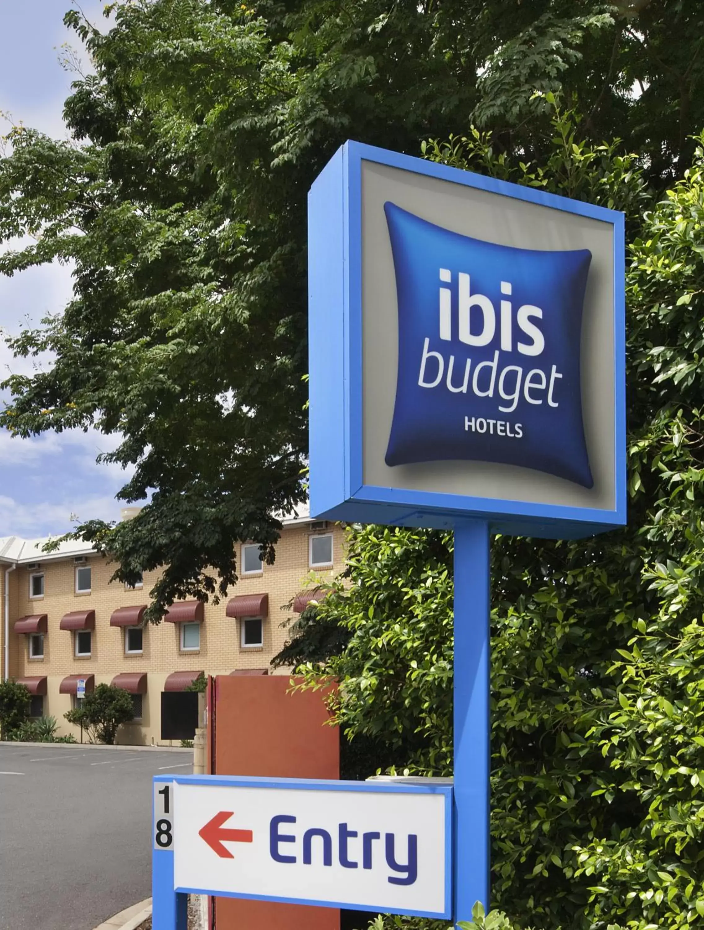 Facade/entrance, Property Logo/Sign in ibis Budget Brisbane Airport