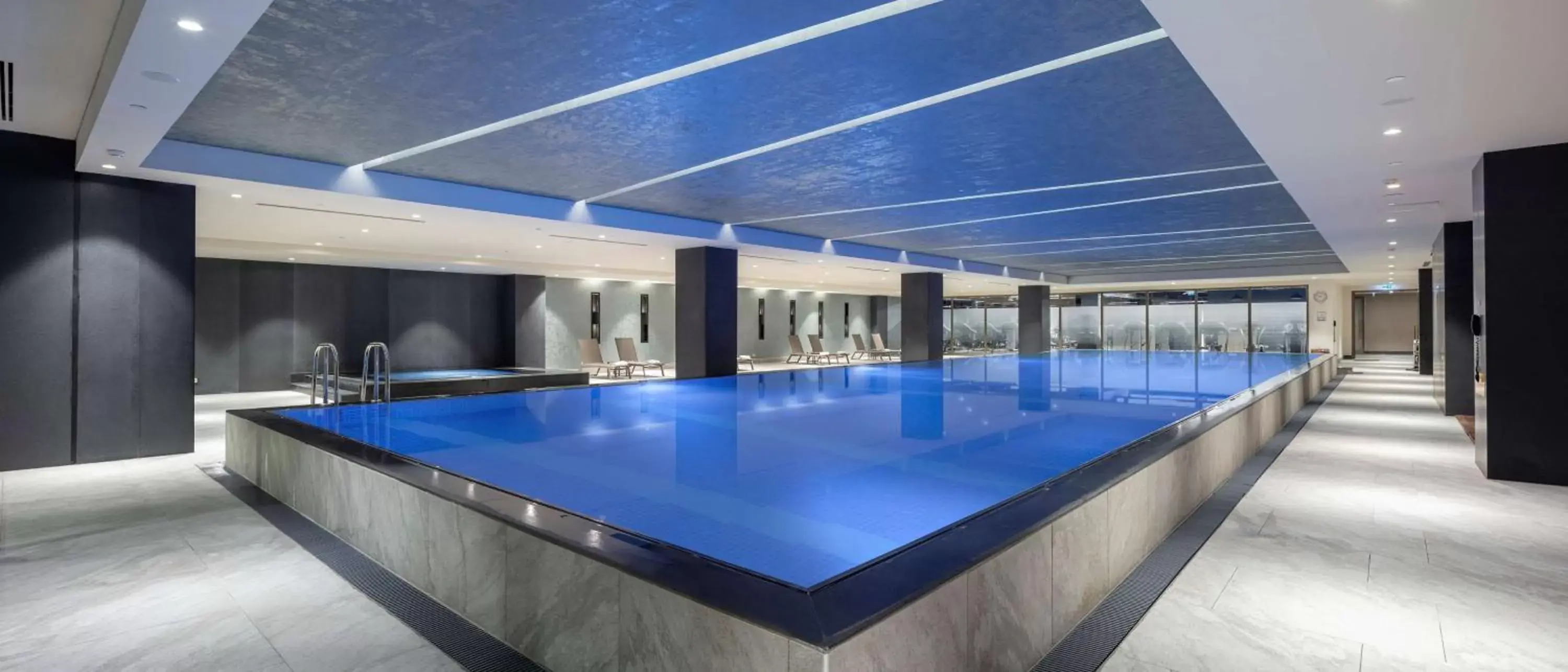 Pool view in Hilton Istanbul Bakirkoy Pool view in Hilton Istanbul Bakirkoy