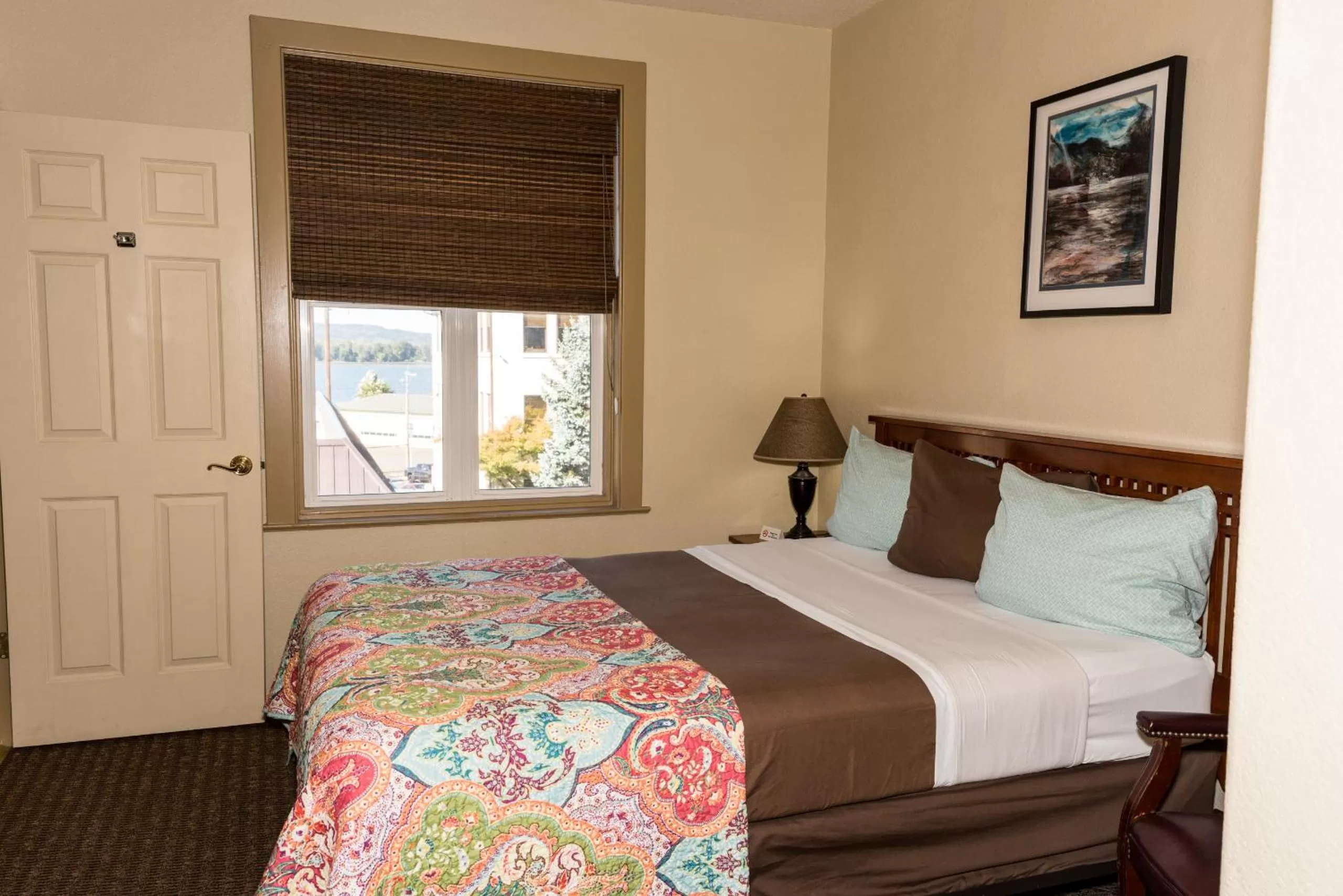 Bedroom in Hotel Cathlamet