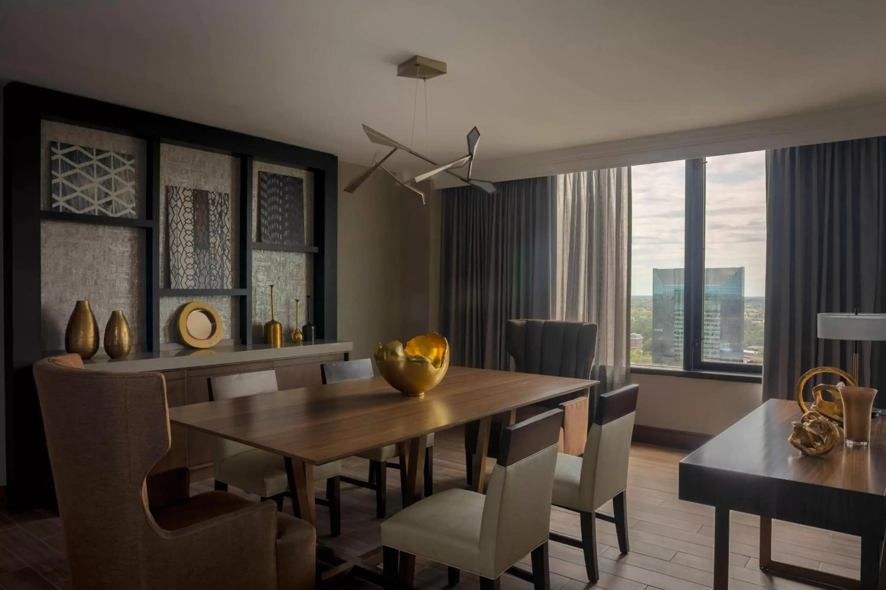 Photo of the whole room, Dining Area in Winston-Salem Marriott