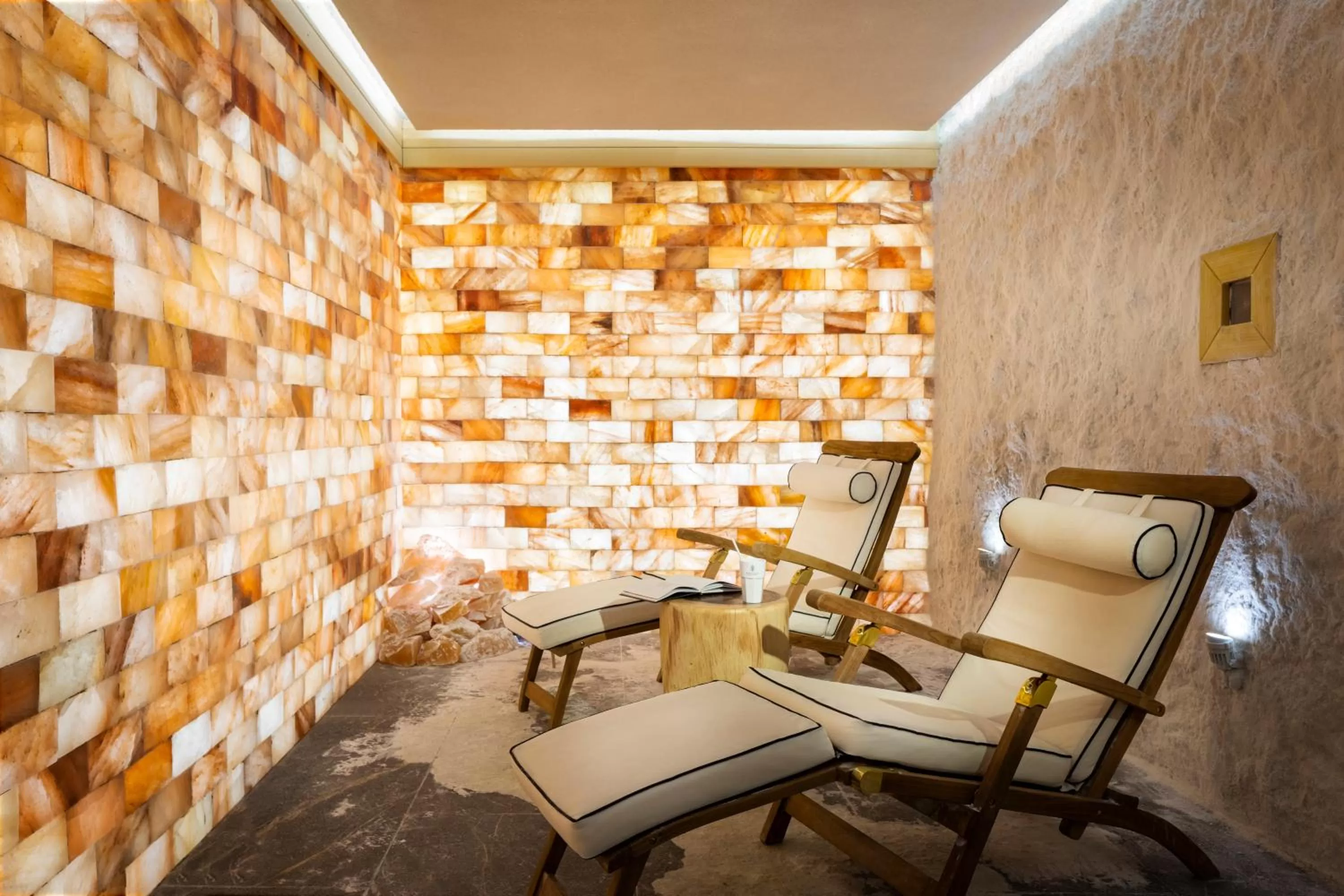 Spa and wellness centre/facilities in Kings' Valley Medical & Spa Hotel