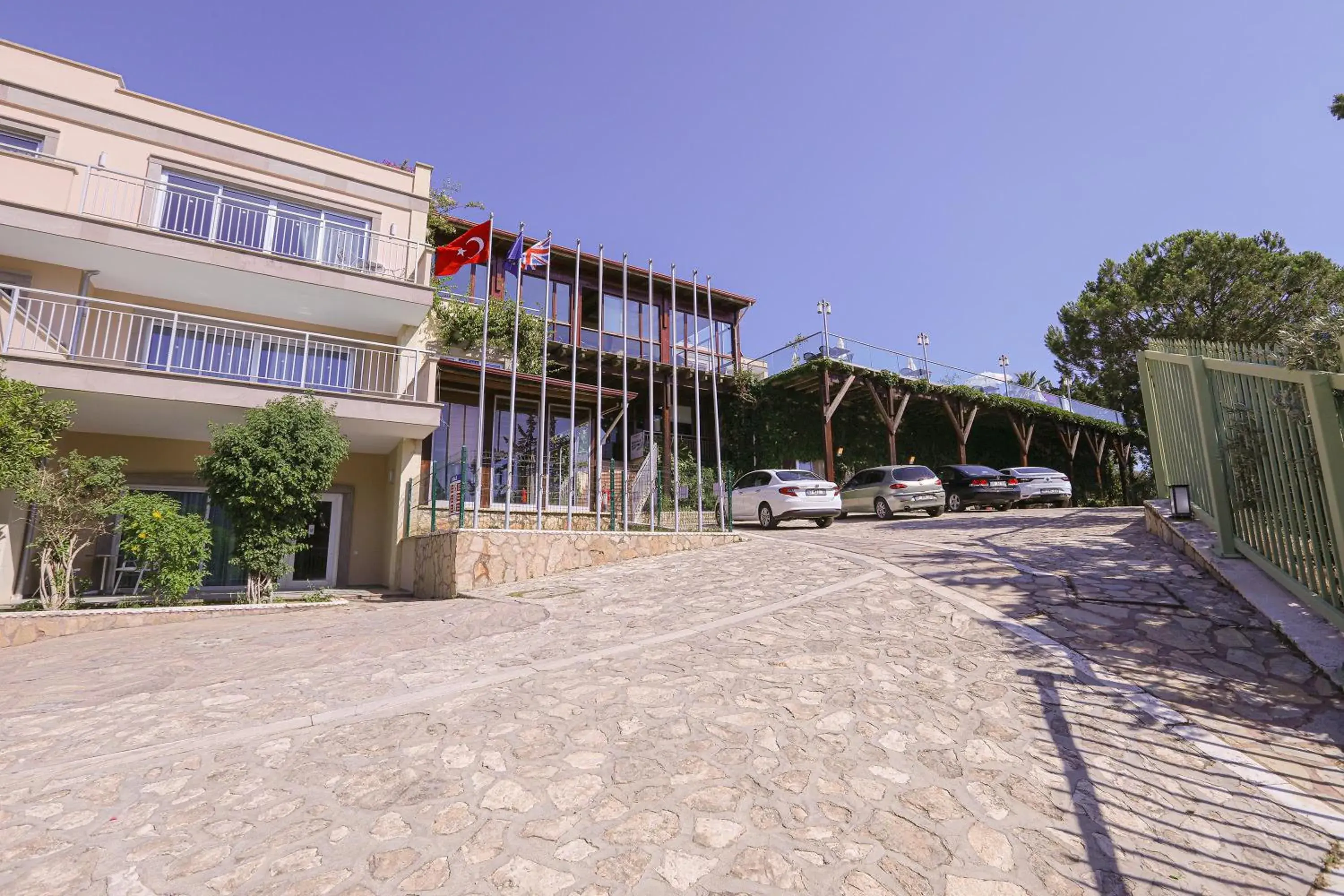 Facade/entrance, Property Building in Happy Hotel