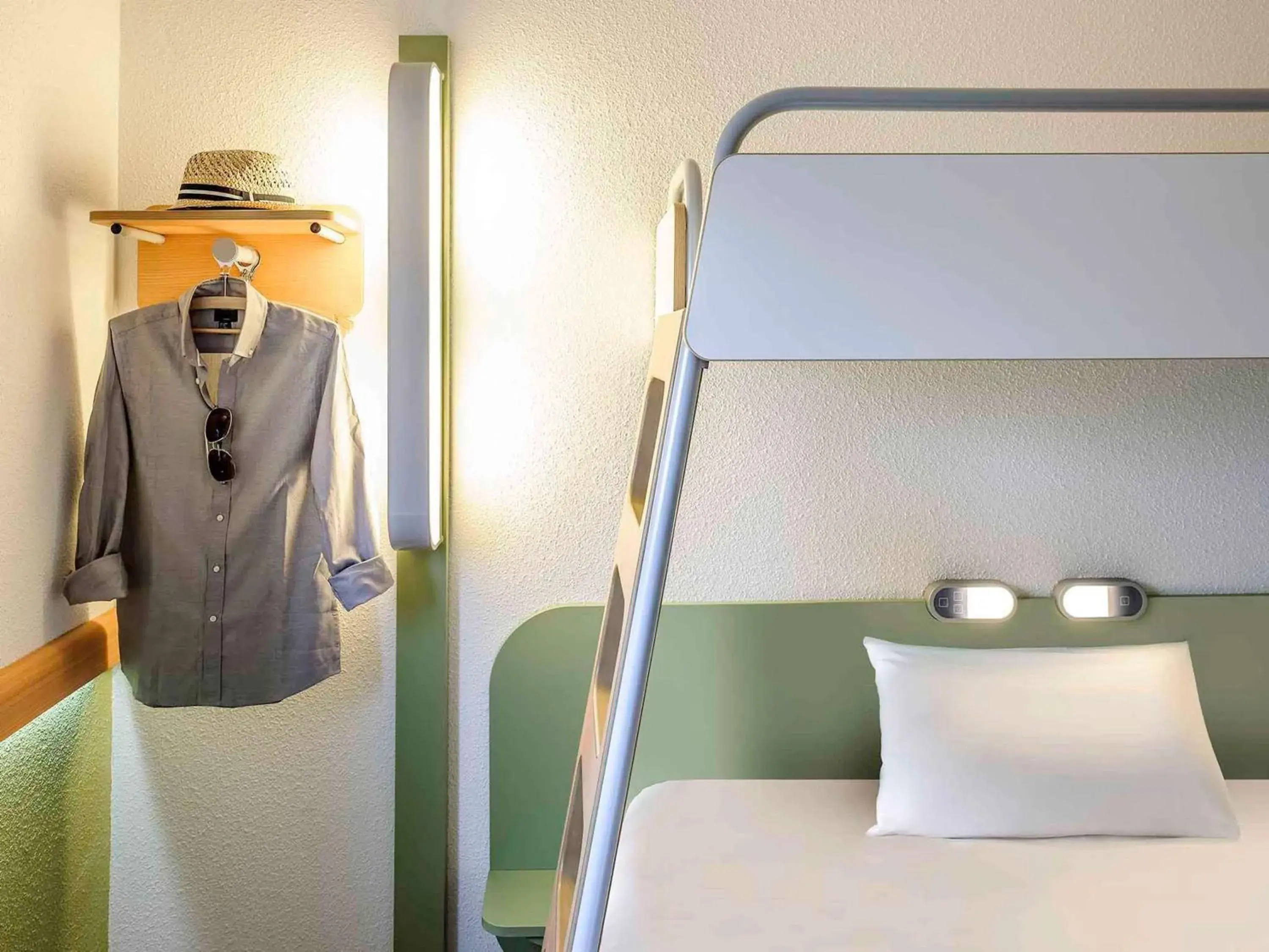 Bedroom, Bathroom in Ibis Budget Orly Chevilly Tram 7
