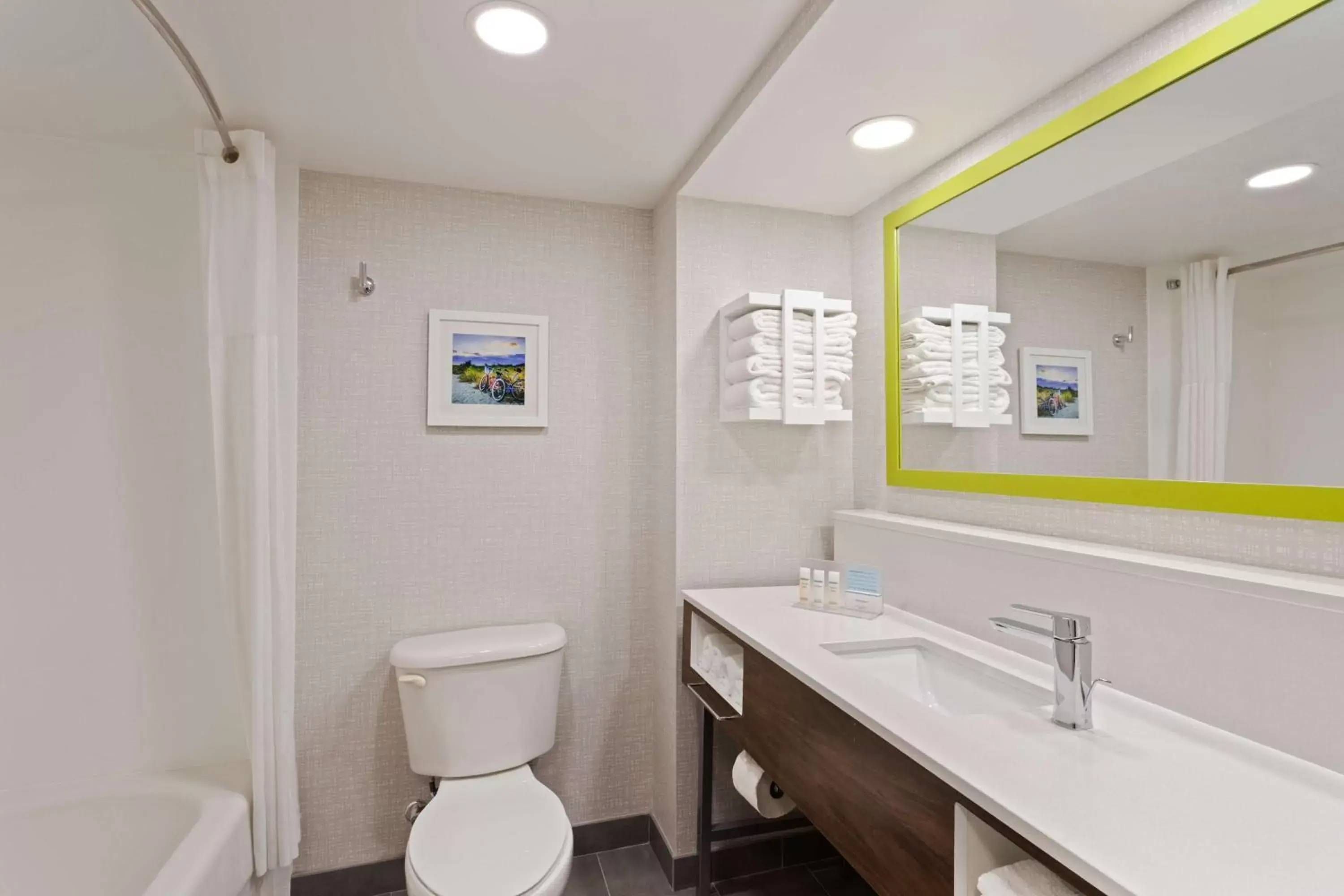 Bathroom in Hampton Inn & Suites Fort Myers Beach/Sanibel Gateway
