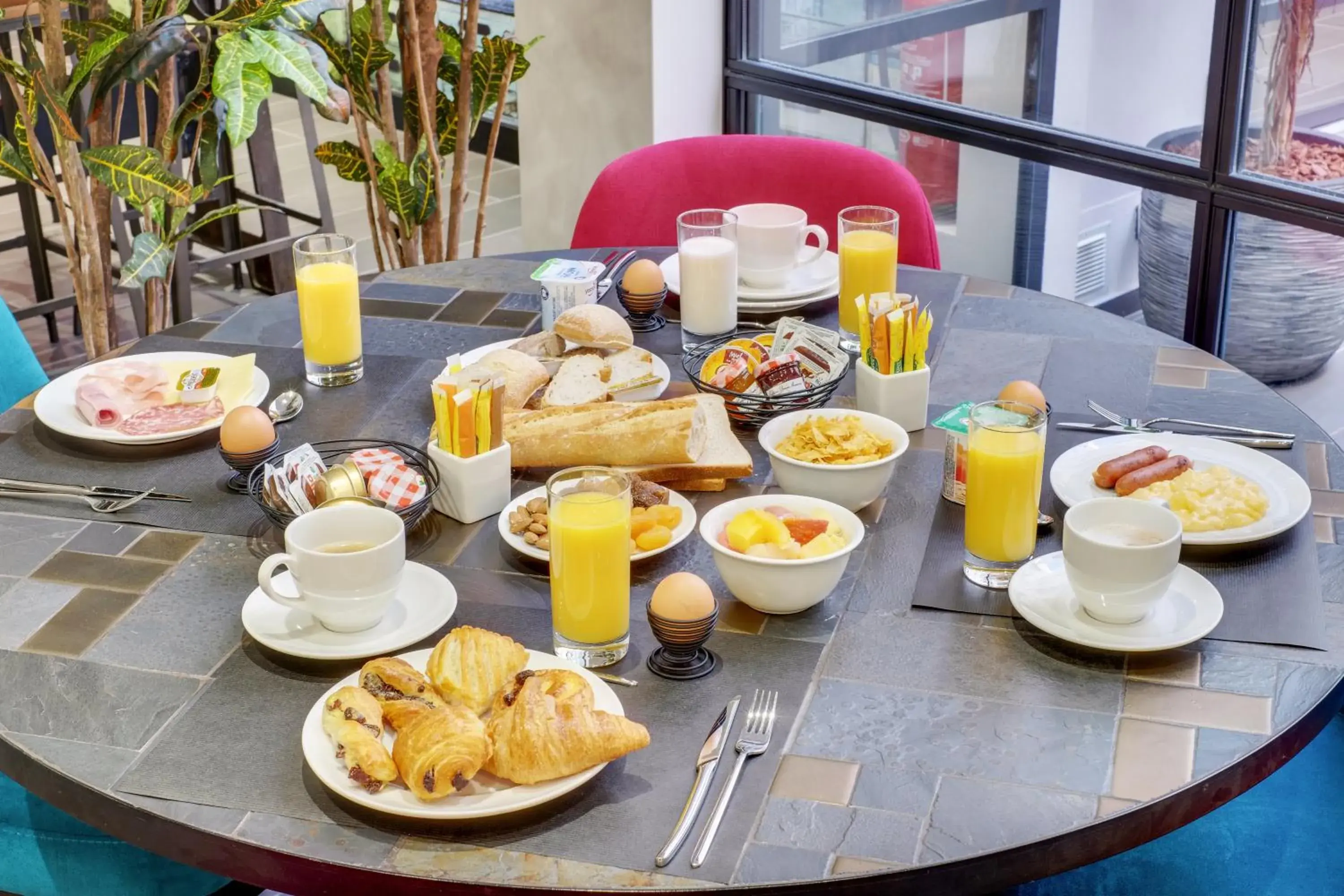 Buffet breakfast, Breakfast in Hôtel Lucien & Marinette