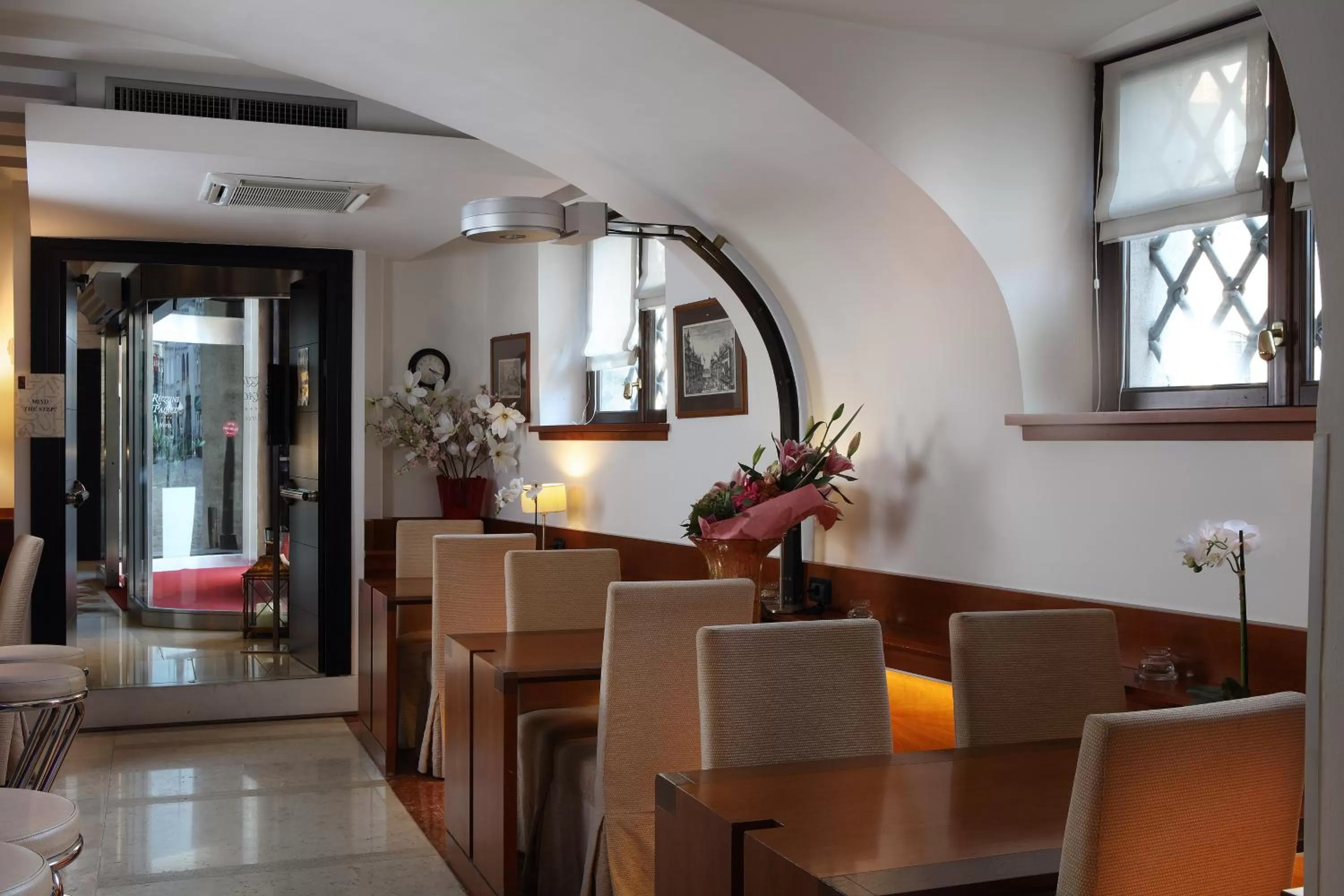 Restaurant/places to eat in Ruzzini Palace Hotel