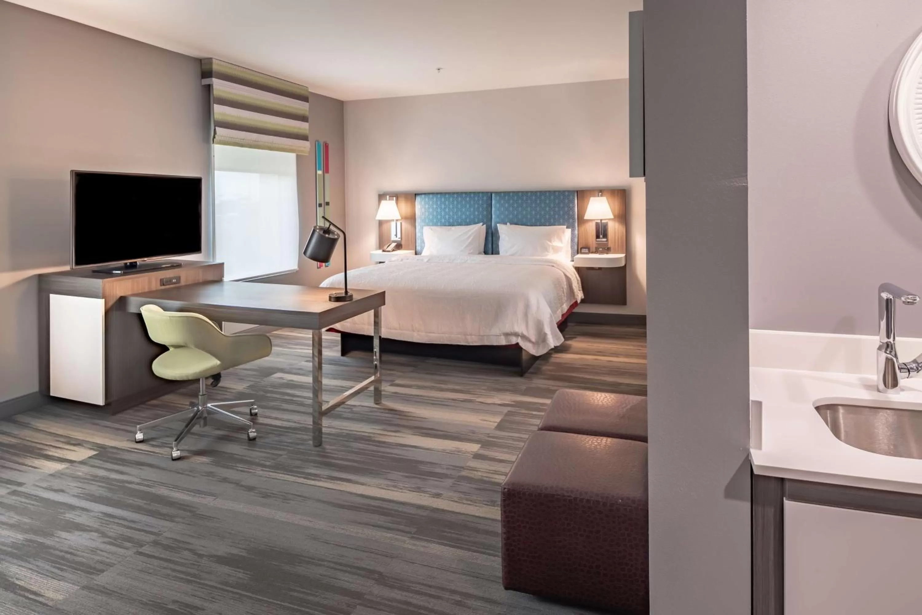 Bedroom, Bed in Hampton Inn & Suites Dallas/Plano Central
