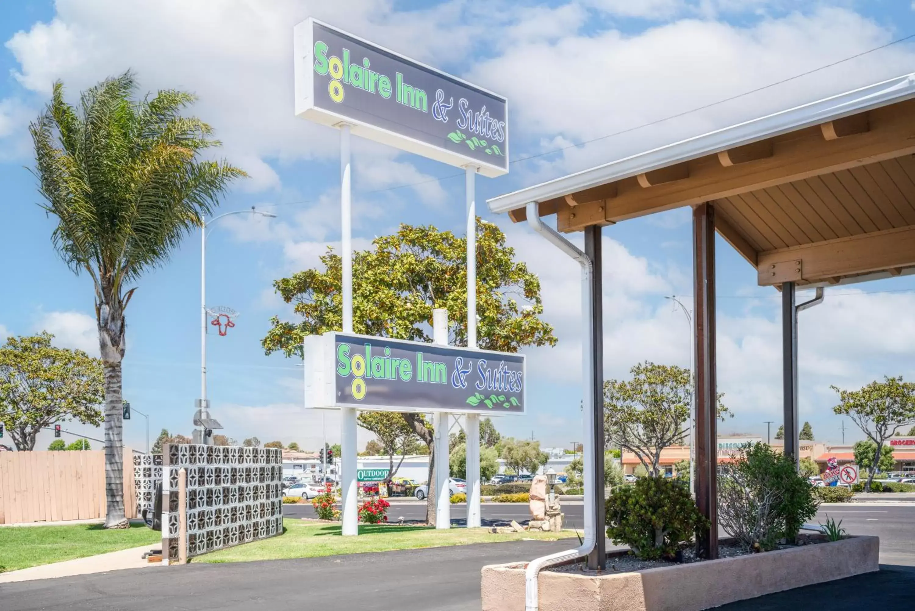 Solaire Inn & Suites Solaire Inn & Suites