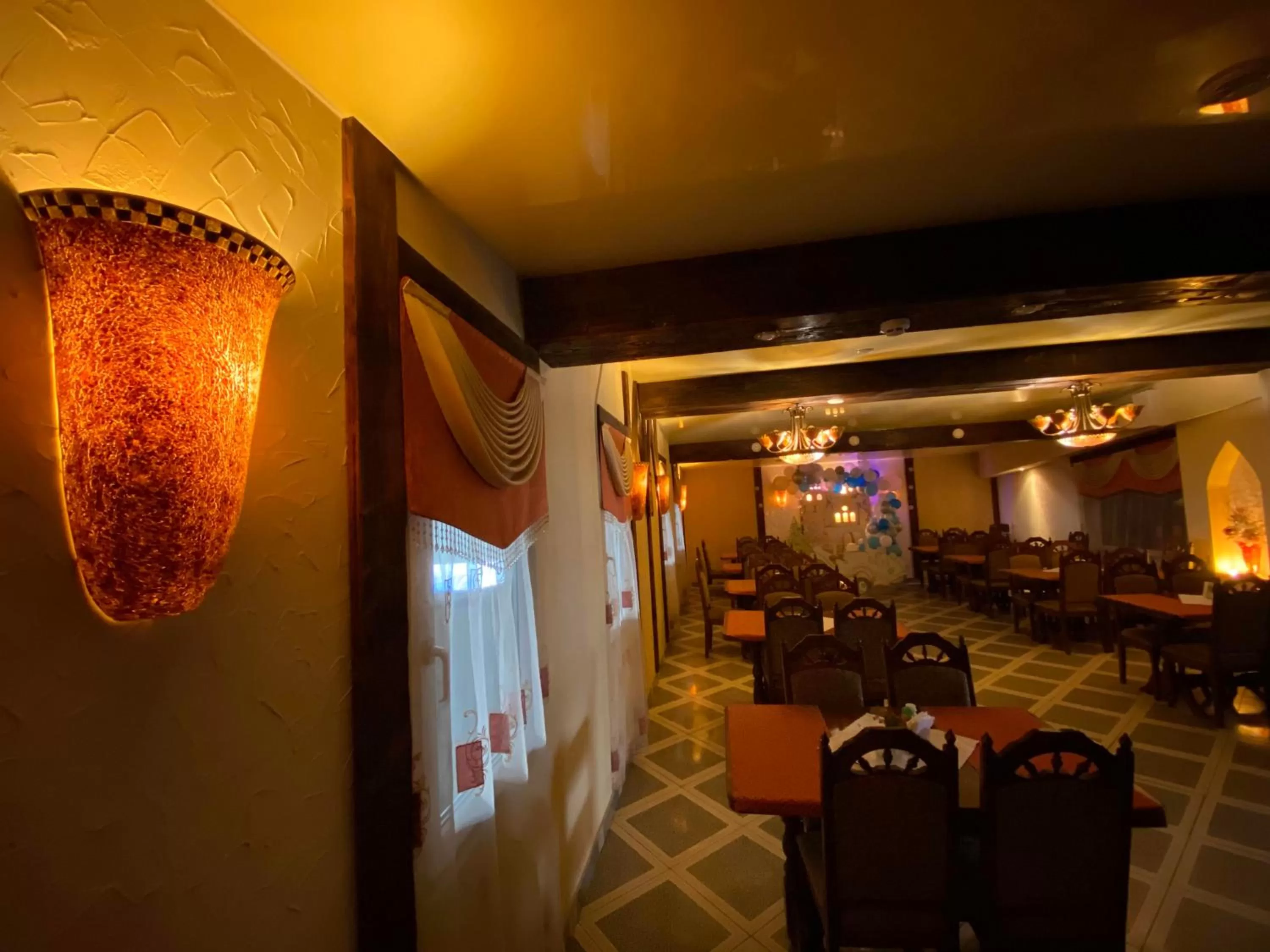 Restaurant/Places to Eat in Autopark Hotel