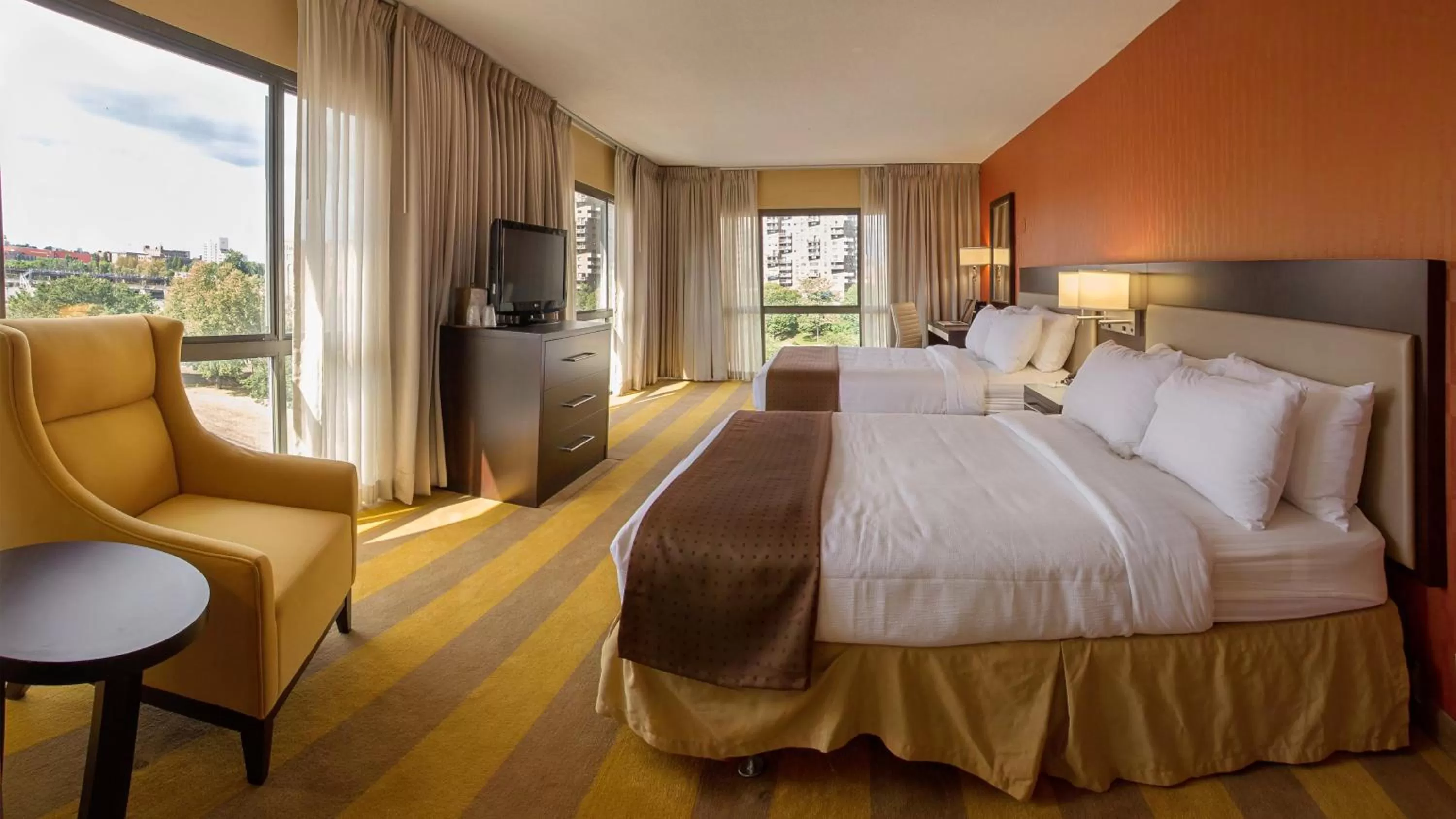 Photo of the whole room in Wyndham Rochester Downtown