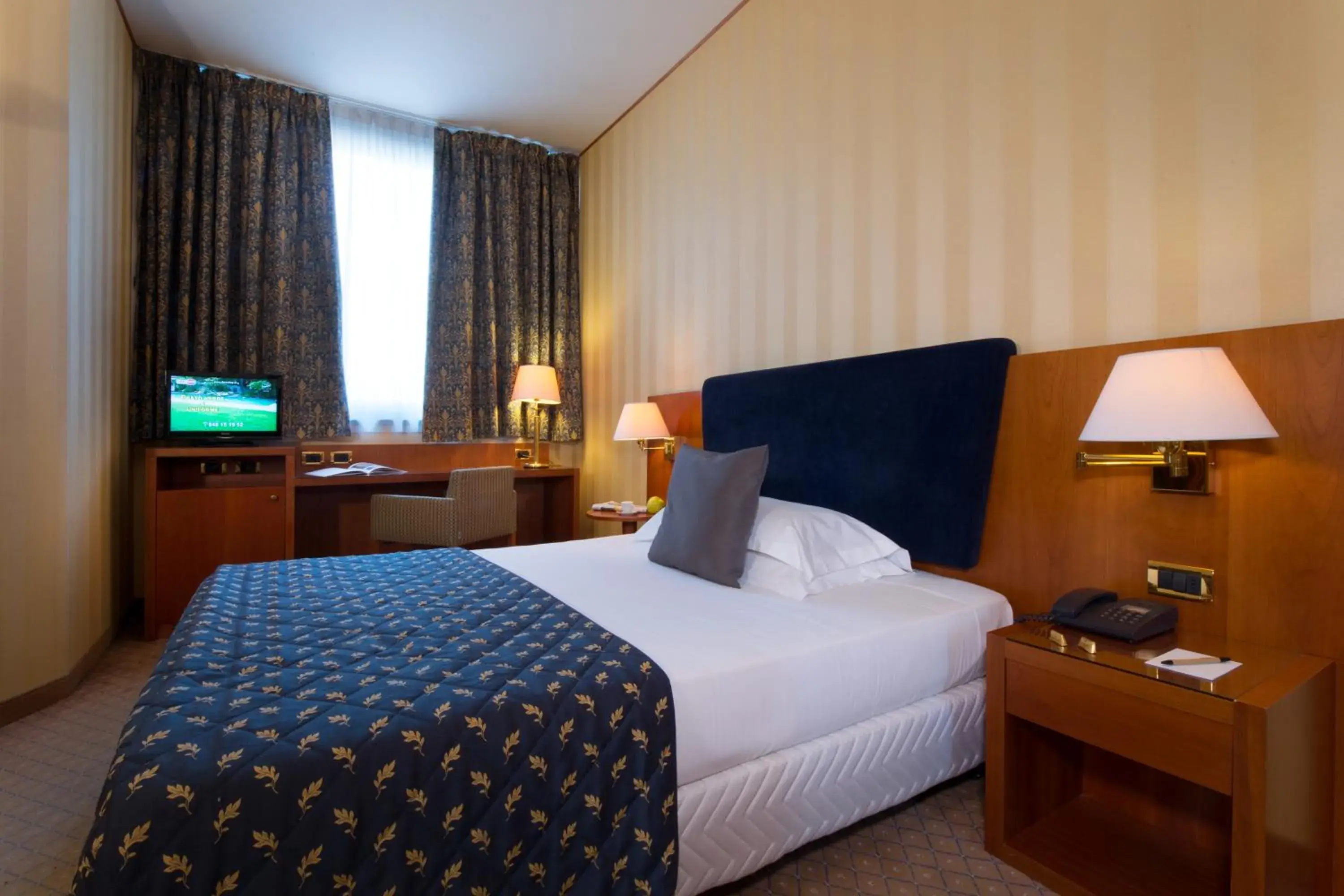 Bedroom, Room Photo in Cdh Hotel Parma & Congressi