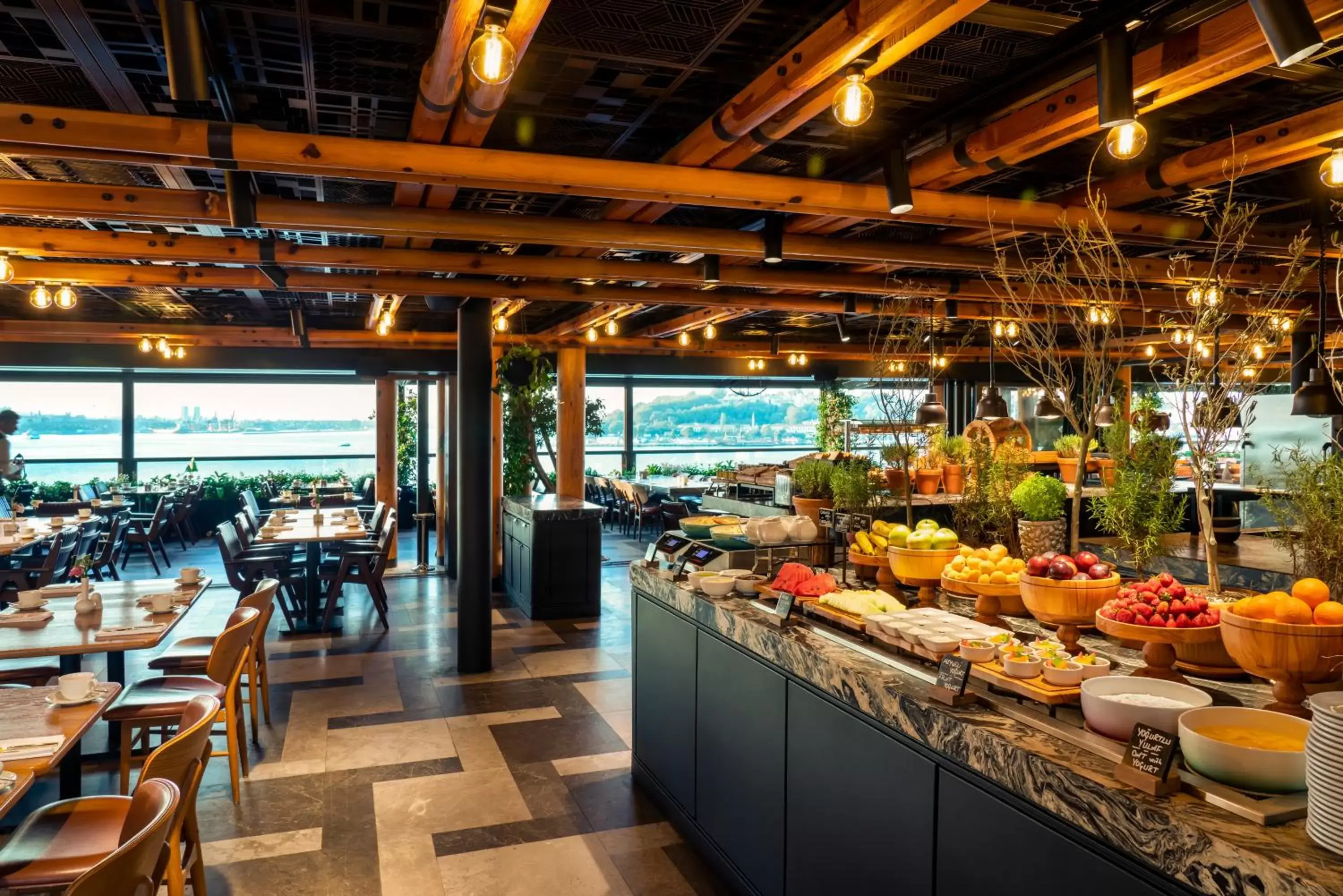 Property building, Restaurant/Places to Eat in Novotel Istanbul Bosphorus Hotel