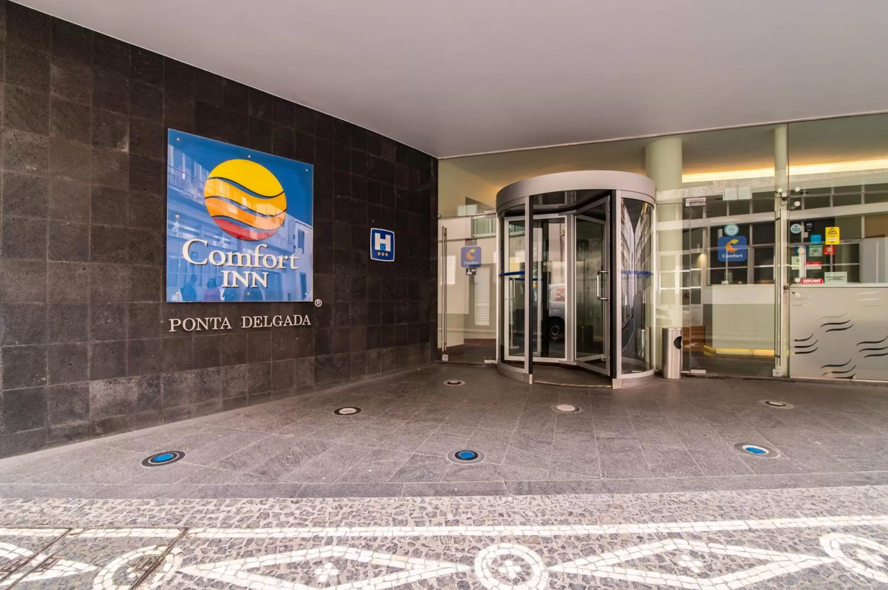 Property building in Hotel Comfort Inn Ponta Delgada