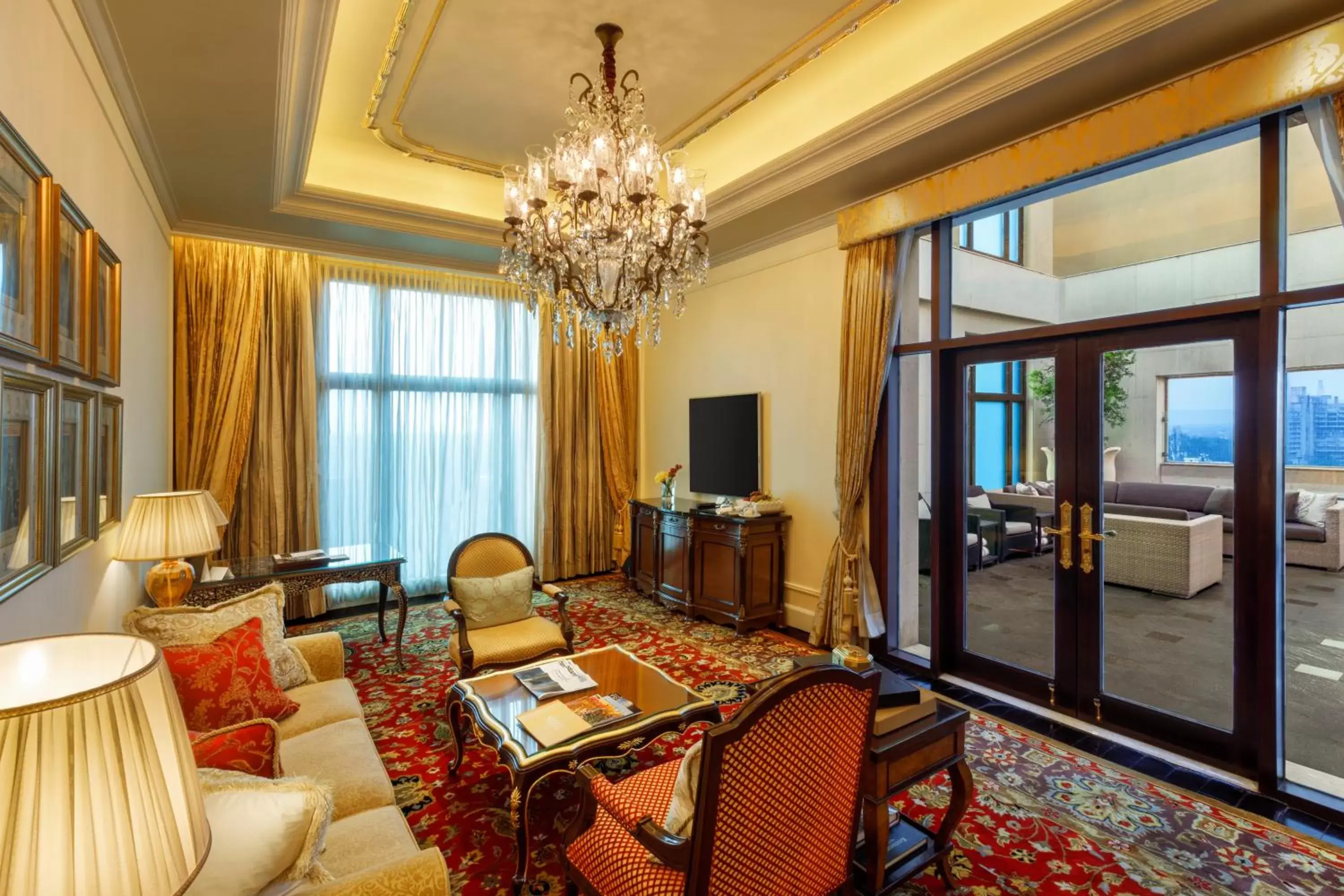 Living room, Seating Area in The Leela Palace New Delhi