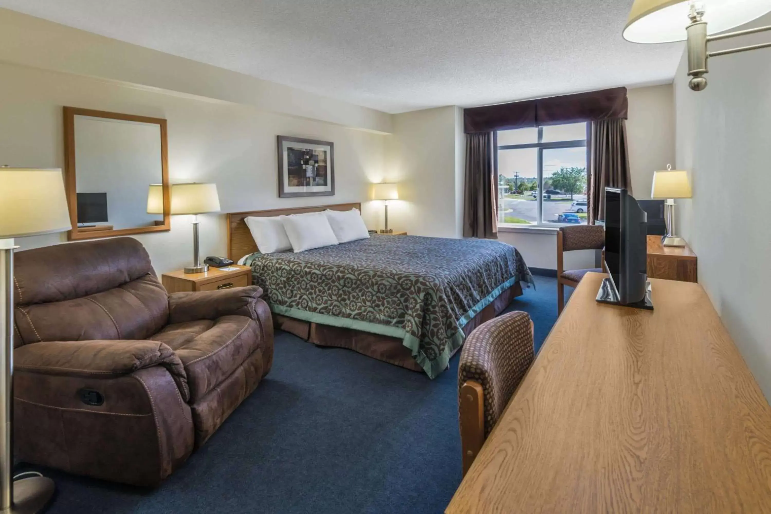 King Room - Non-Smoking in Days Inn by Wyndham Great Falls