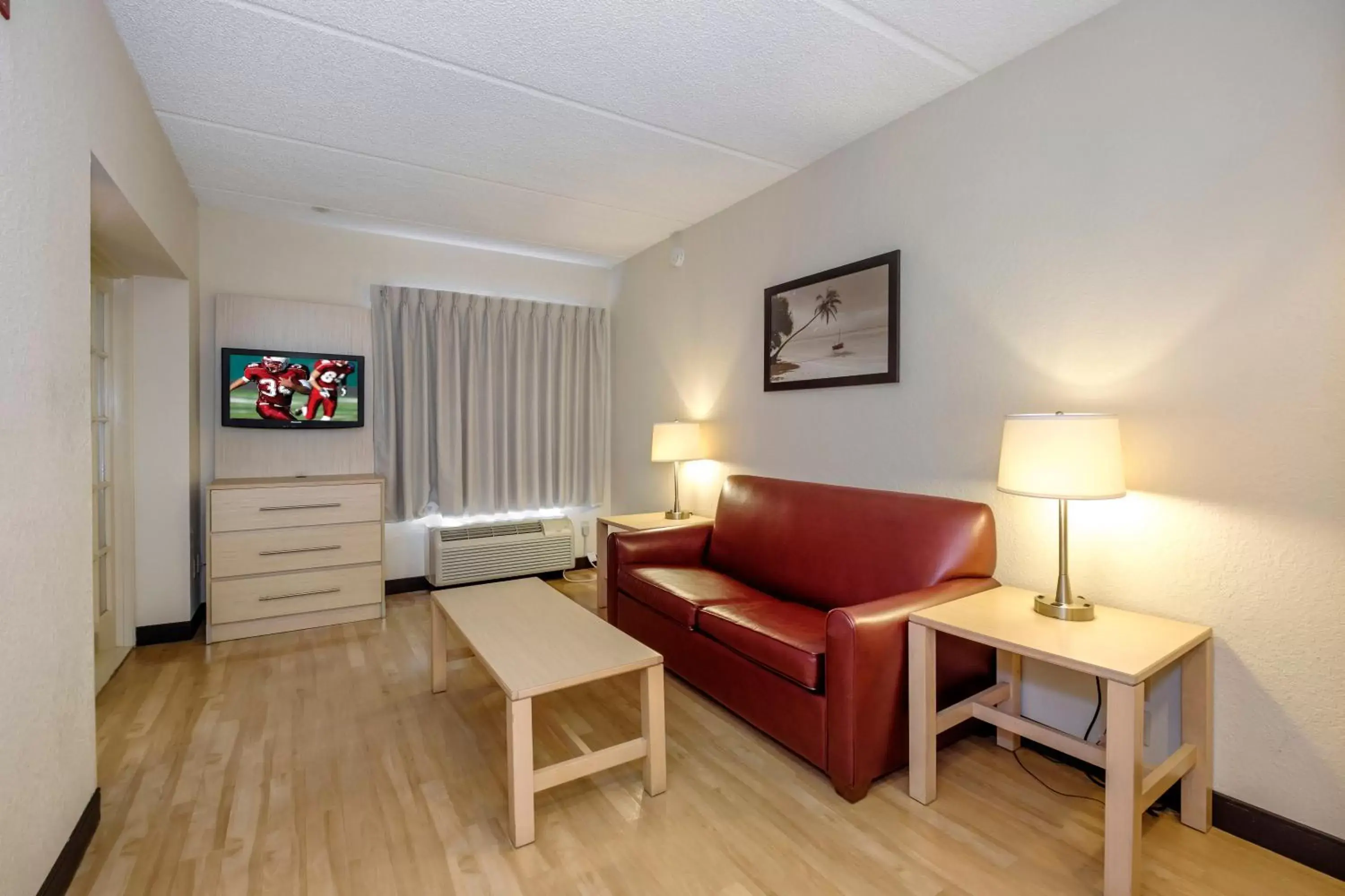 Photo of the whole room, Seating Area in Red Roof Inn PLUS + Gainesville