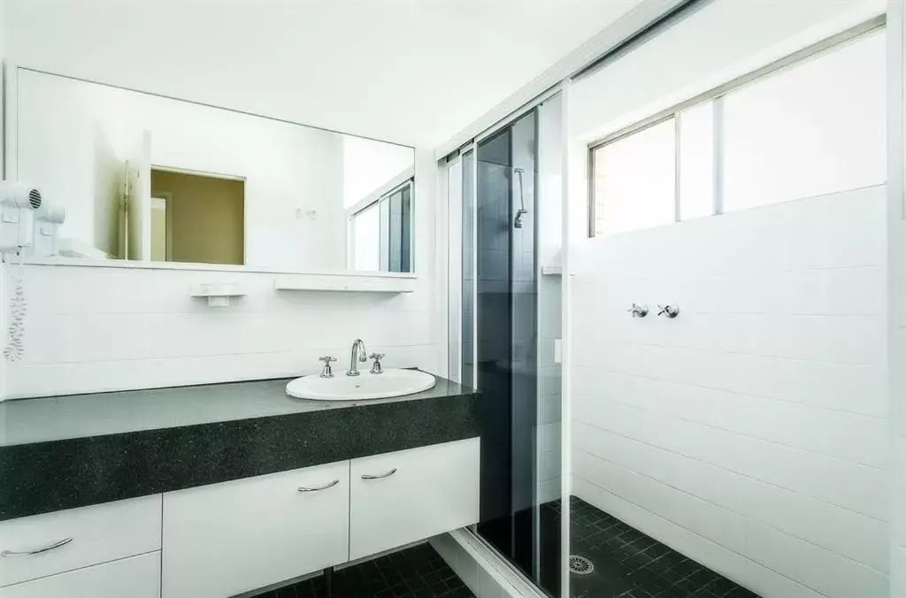 Bathroom in Sandcastles Holiday Apartments