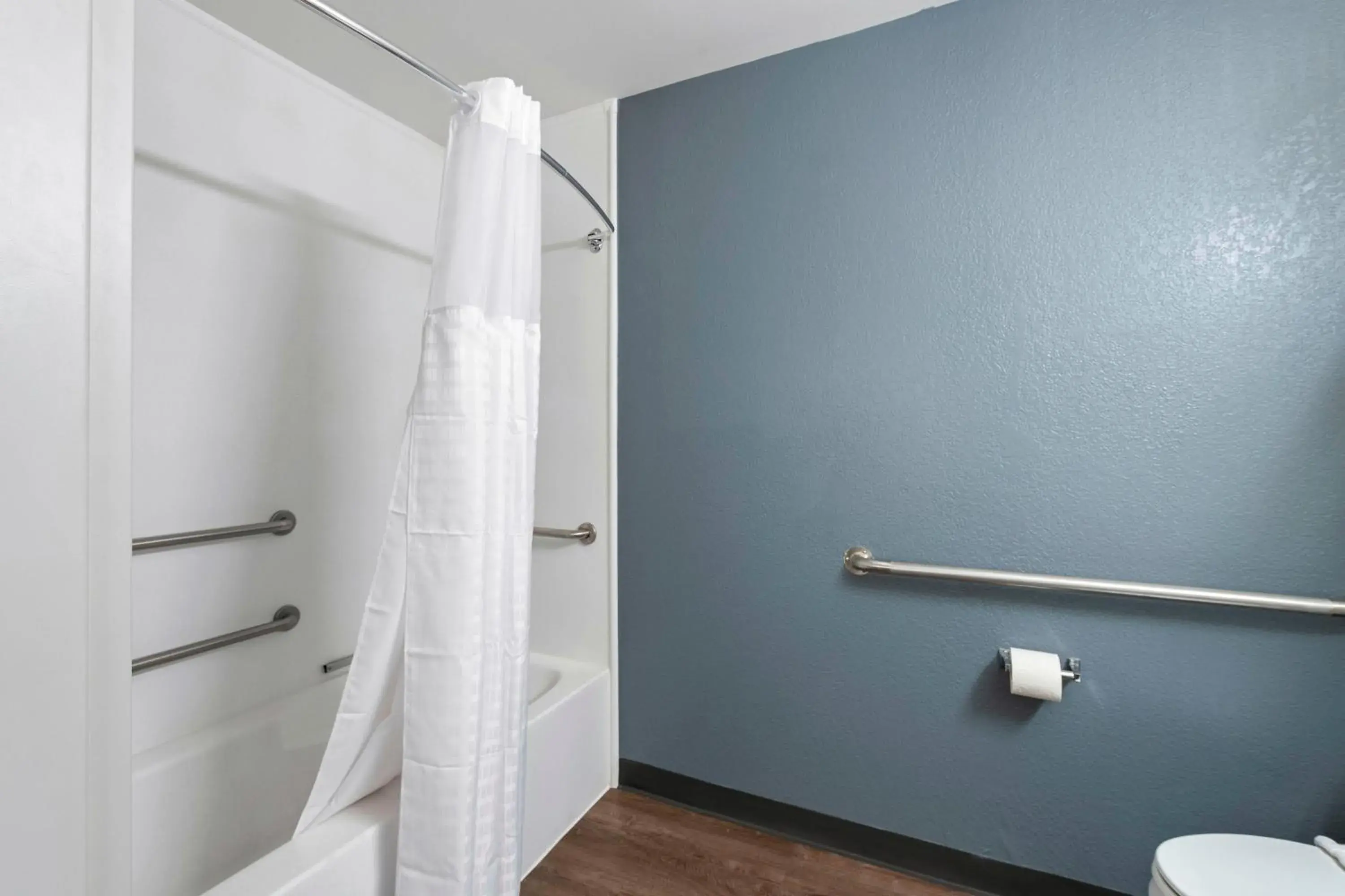 Bathroom in Extended Stay America Suites - Charlotte - University Place