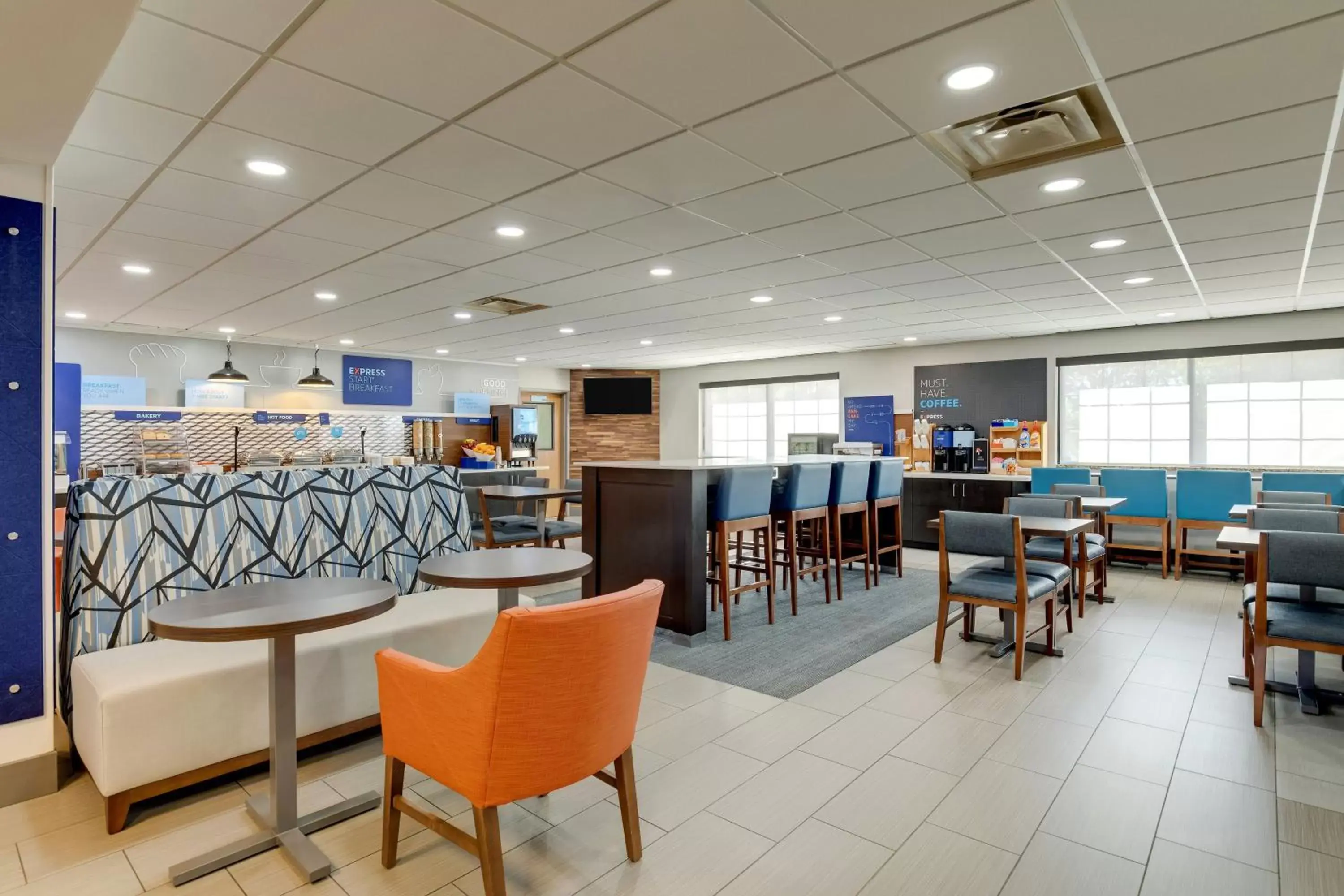 Breakfast, Restaurant/Places to Eat in Holiday Inn Express I-95 Capitol Beltway - Largo, an IHG Hotel