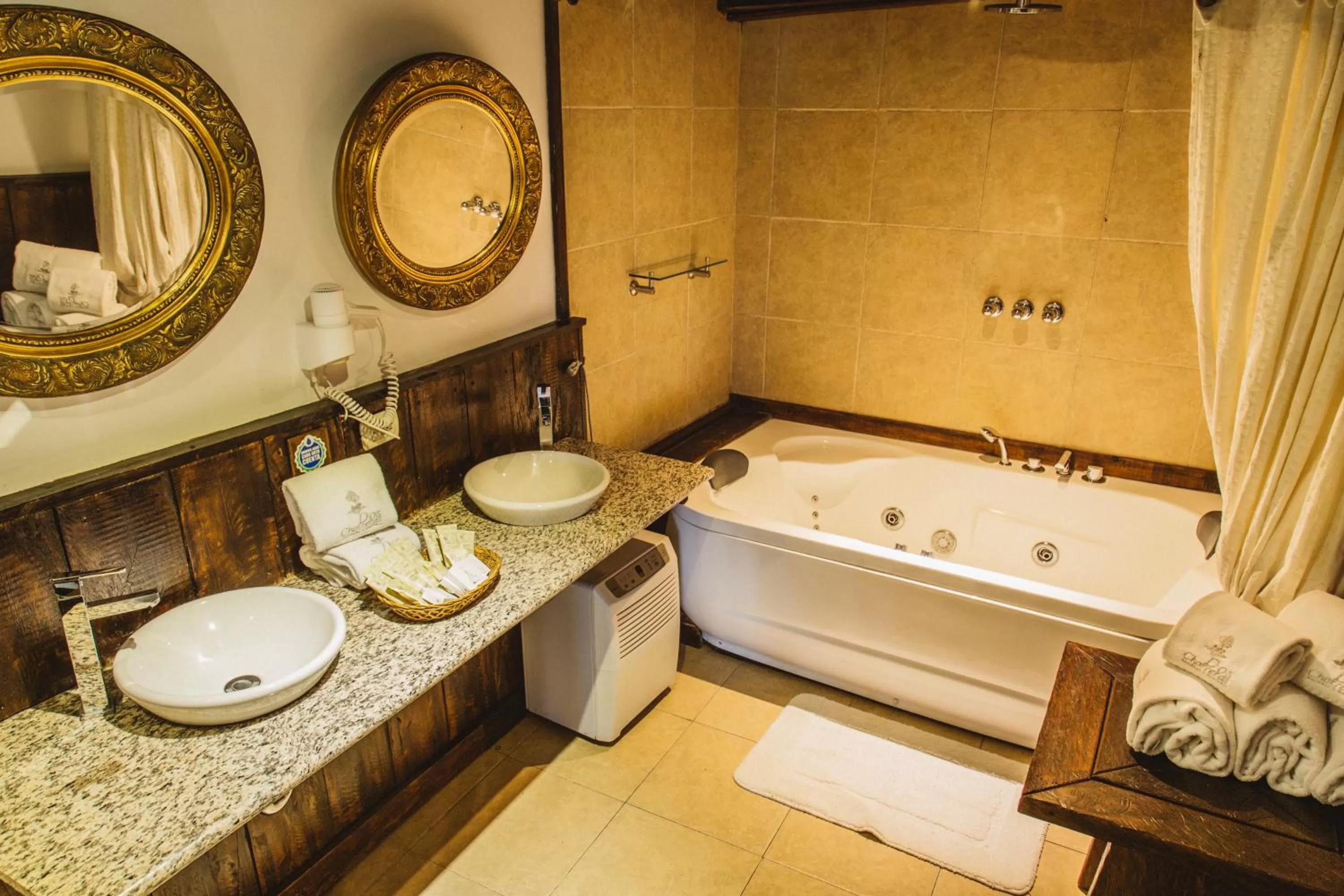 Hot Tub in Hacienda Hostería Dos Chorreras