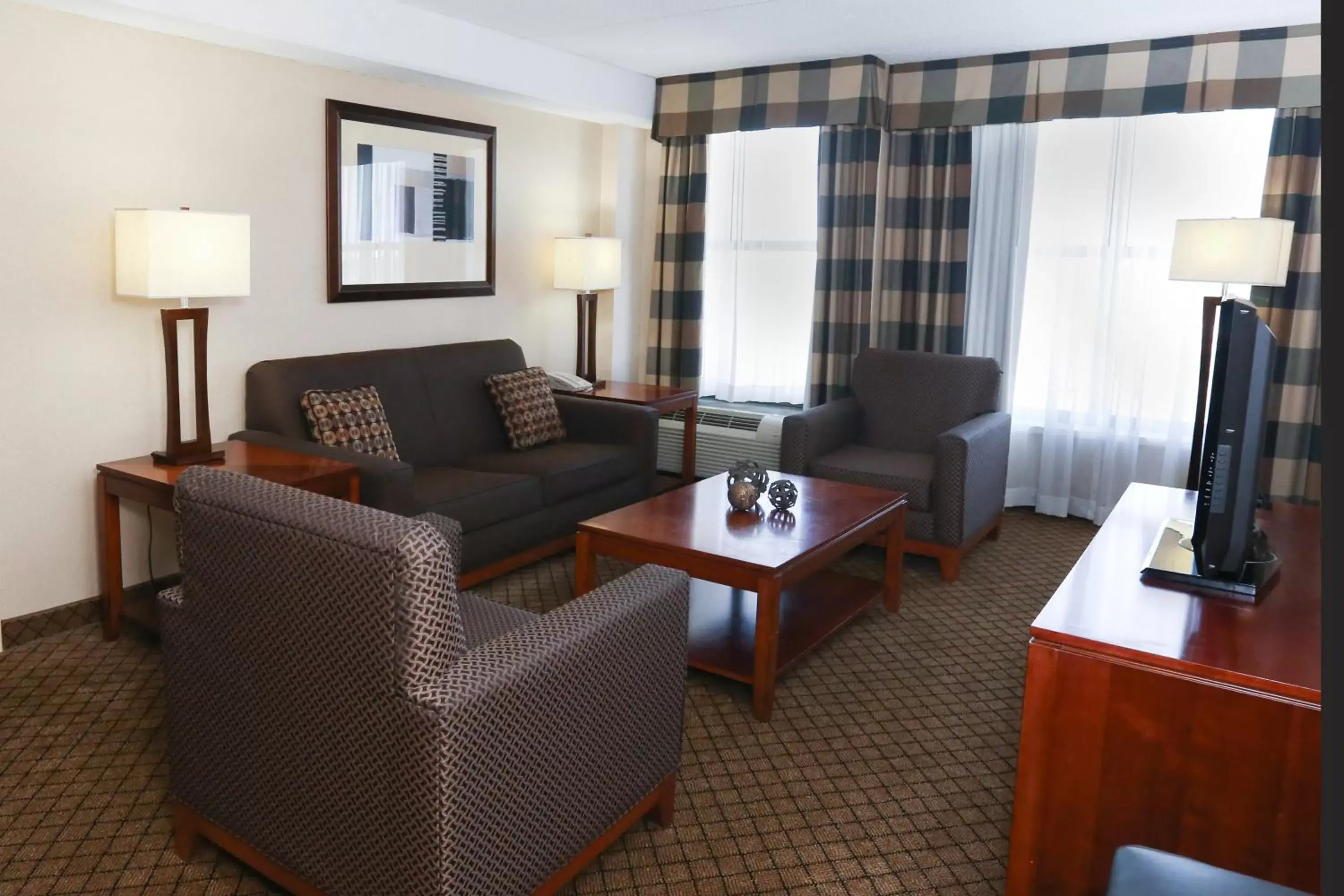 Photo of the whole room, Lounge/Bar in Holiday Inn Dayton/Fairborn I-675, an IHG Hotel