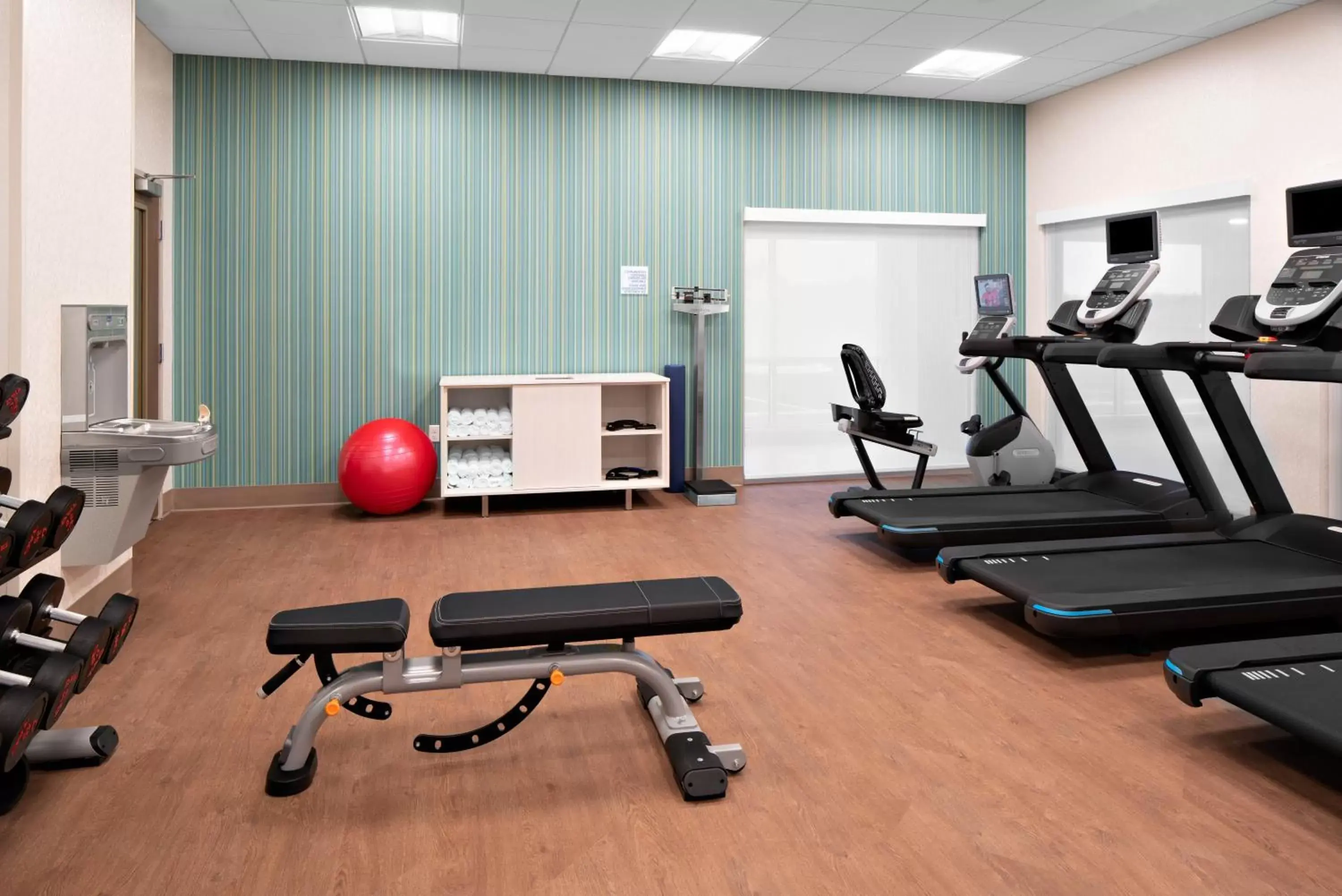 Fitness centre/facilities, Fitness Center/Facilities in Holiday Inn Express & Suites - Elkhorn - Lake Geneva Area, an IHG Hotel