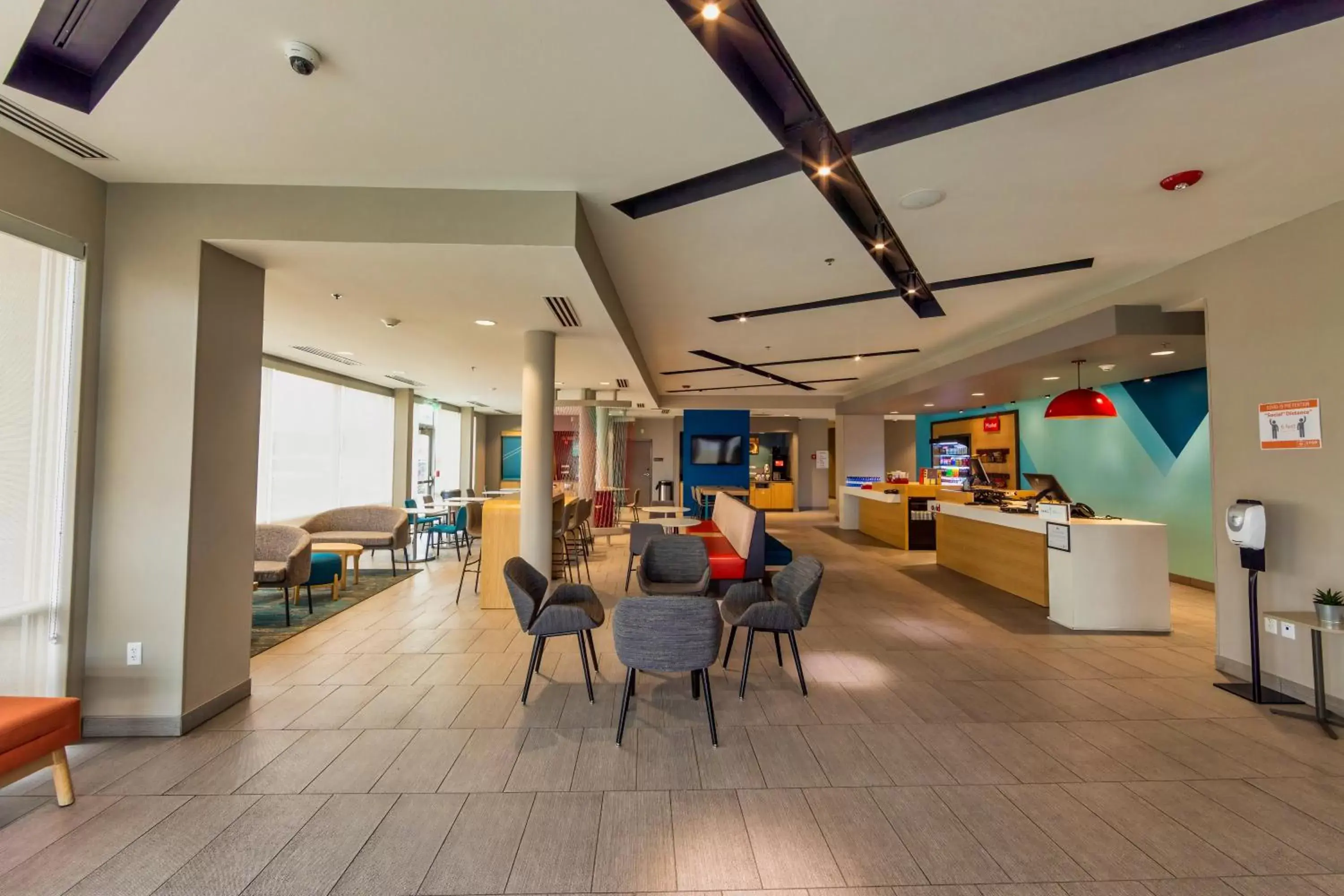 Lobby or reception in Avid Hotels - Denver Airport Area, an IHG Hotel