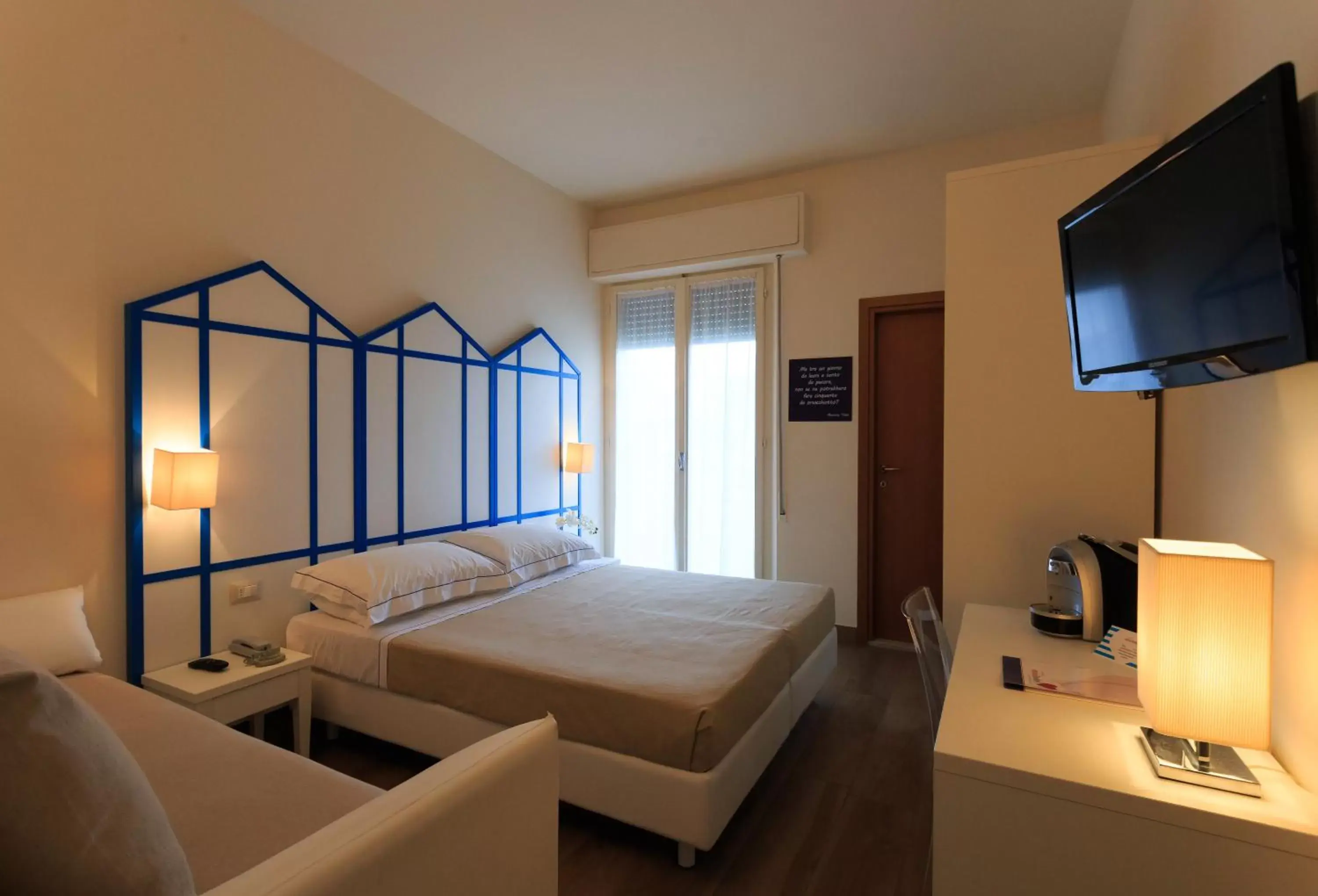 Bedroom, Bed in Mini Hotel