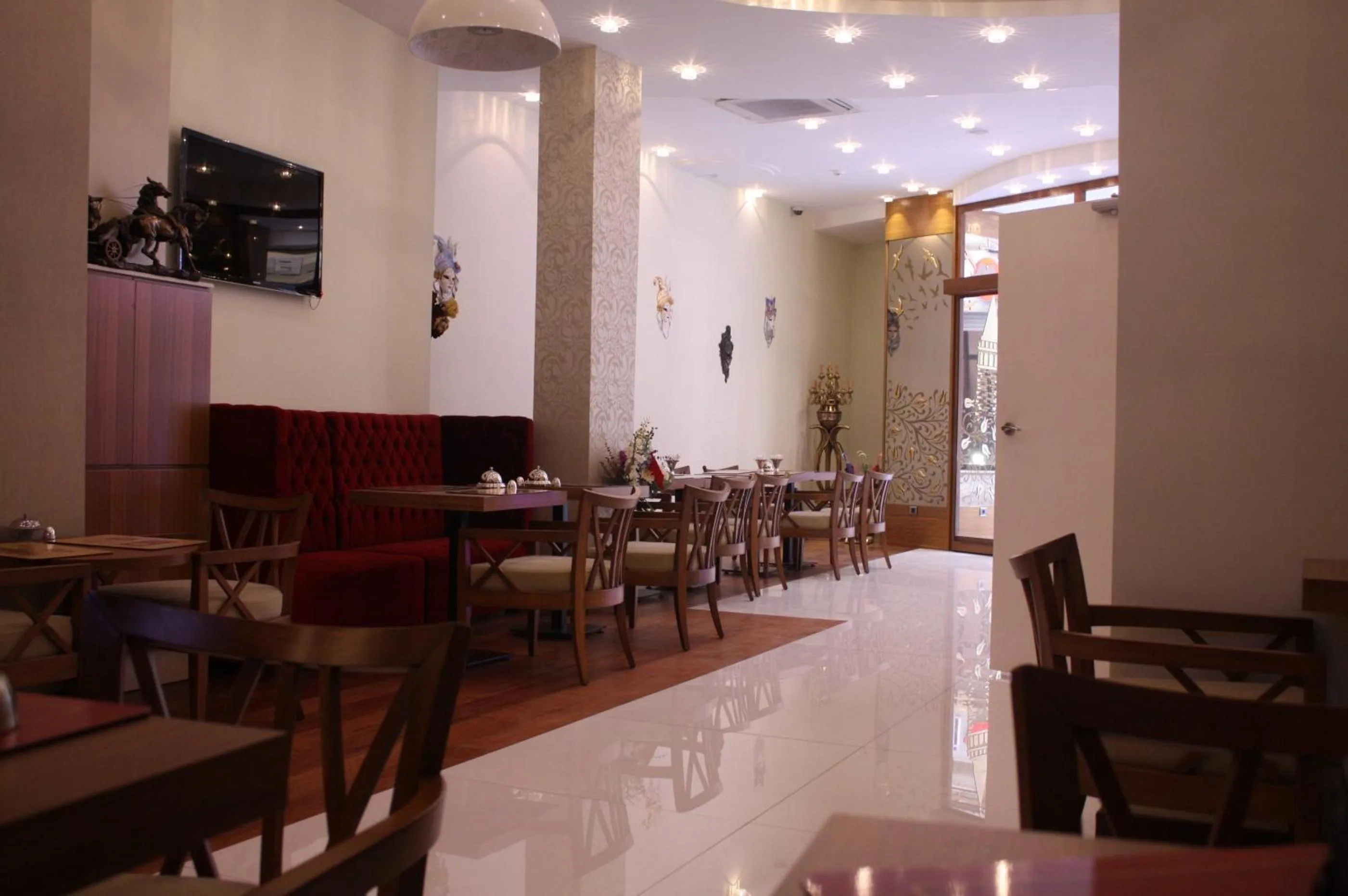 Restaurant/places to eat in Galata Palace Hotel