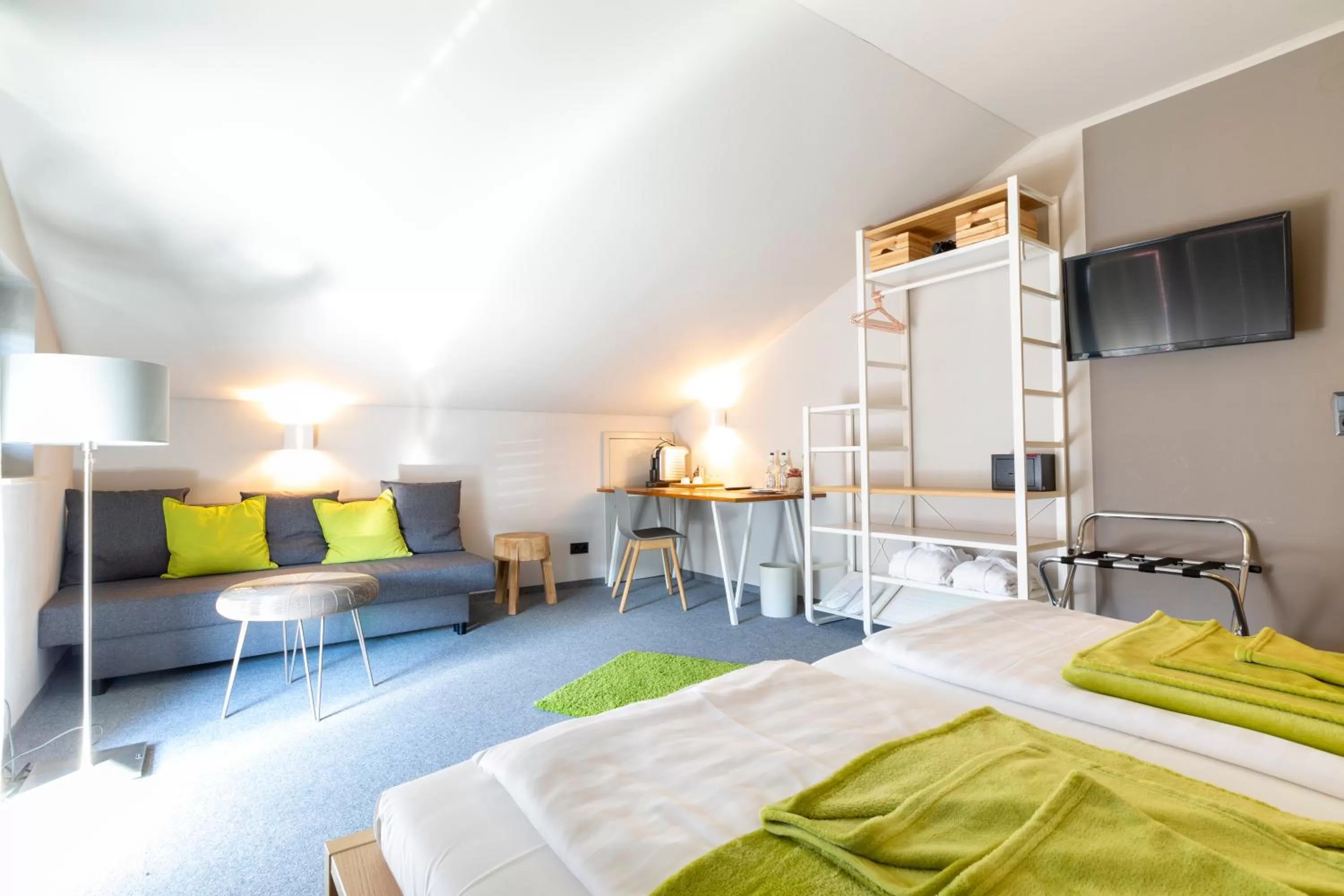 Property building, Bed in Hotel Restaurant Brigitte