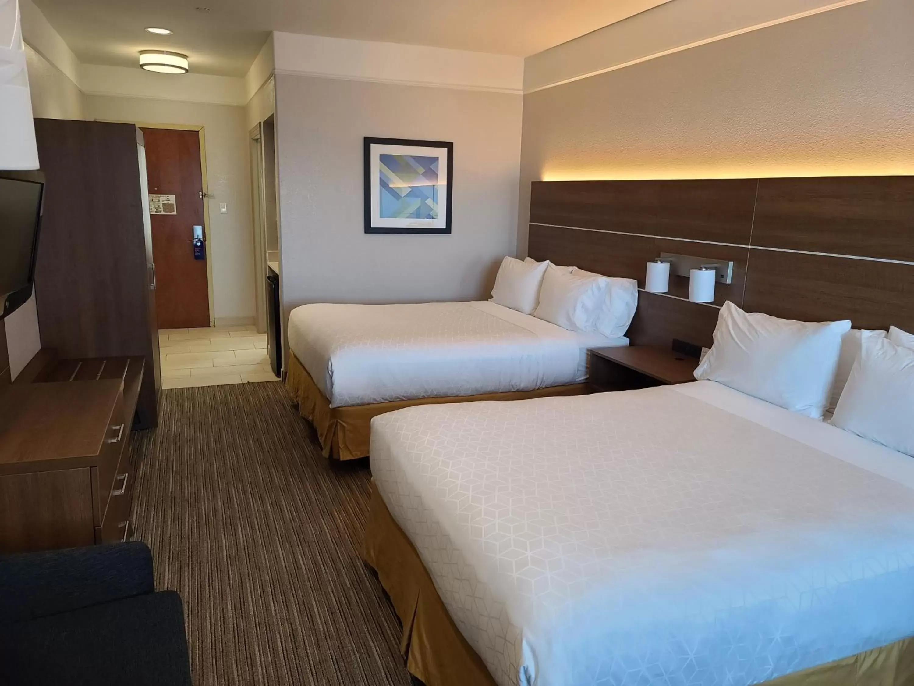 Photo of the whole room, Bed in Holiday Inn Express Hotel Galveston West-Seawall, an IHG Hotel