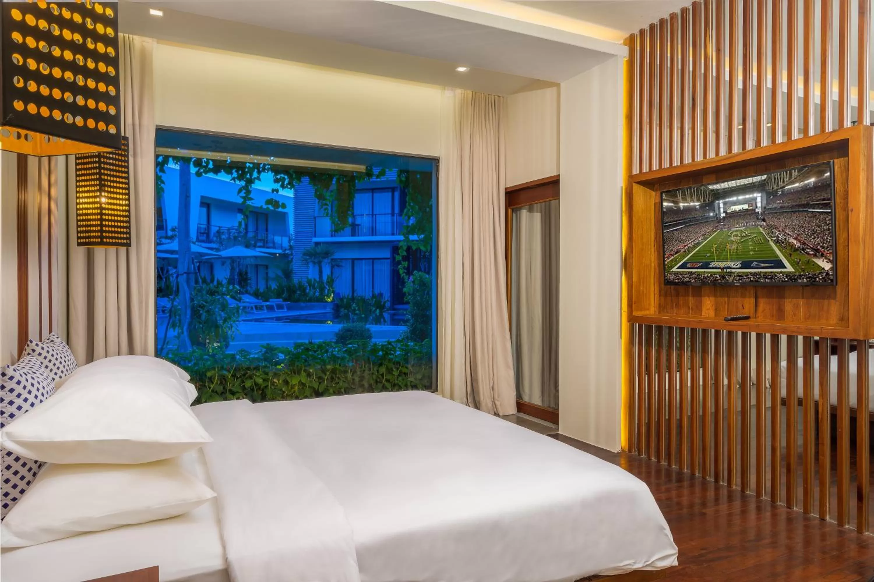 Garden, Bed in Metta Residence & Spa