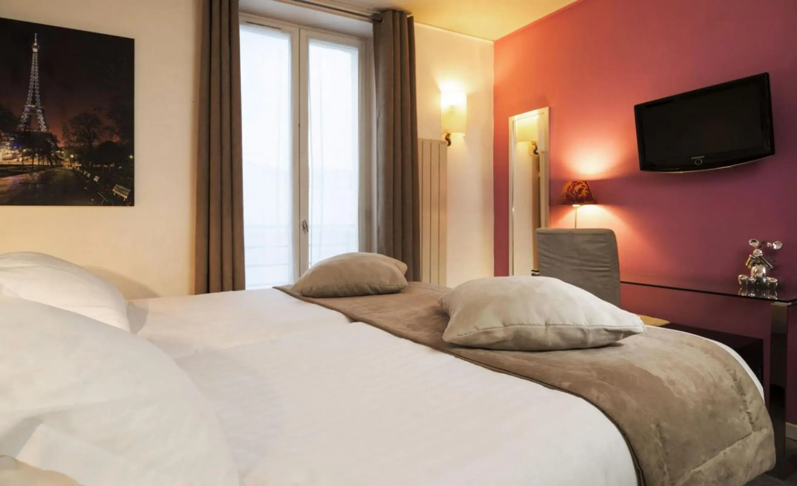 Bed in Hôtel Soft
