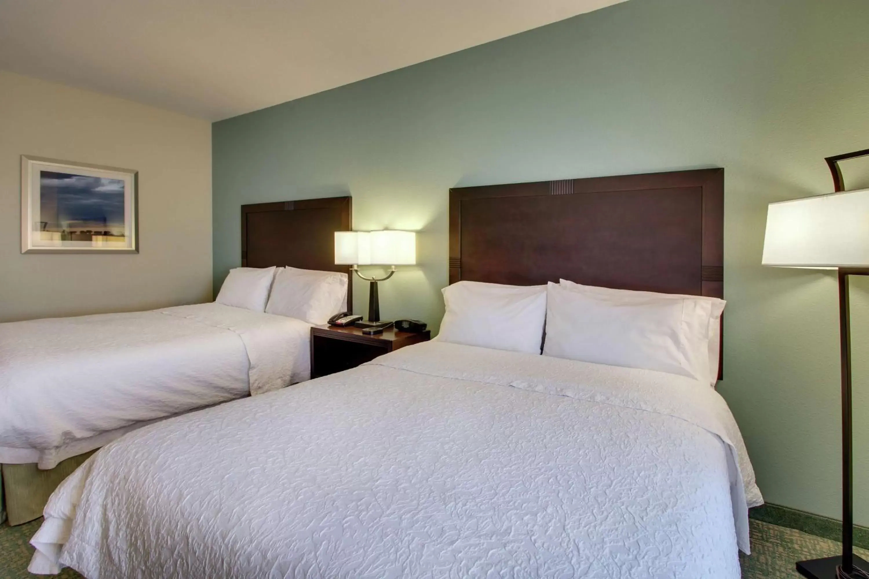Bed in Hampton Inn Vernon Bed in Hampton Inn Vernon