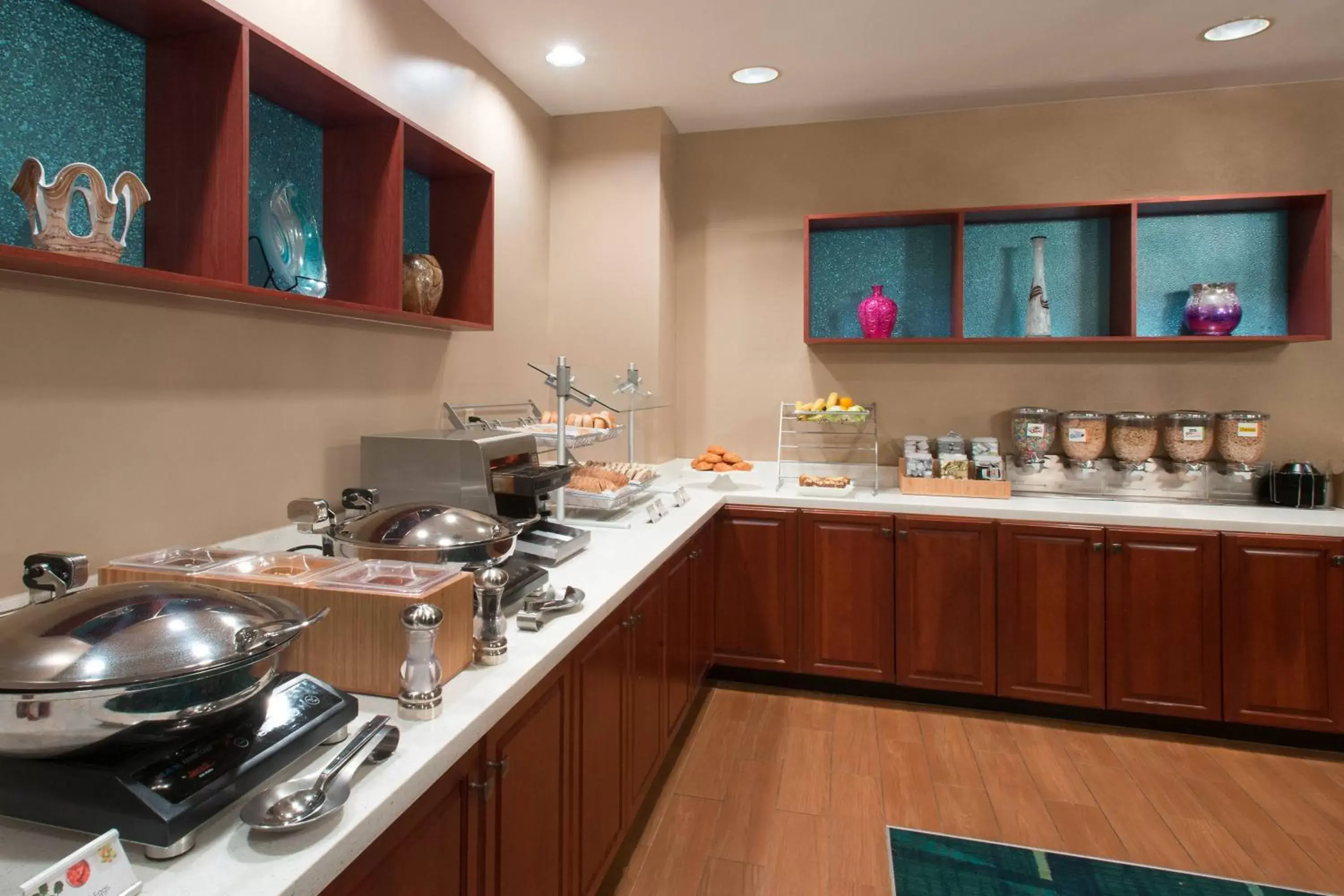 Breakfast, Kitchen/Kitchenette in SpringHill Suites by Marriott Orlando North-Sanford