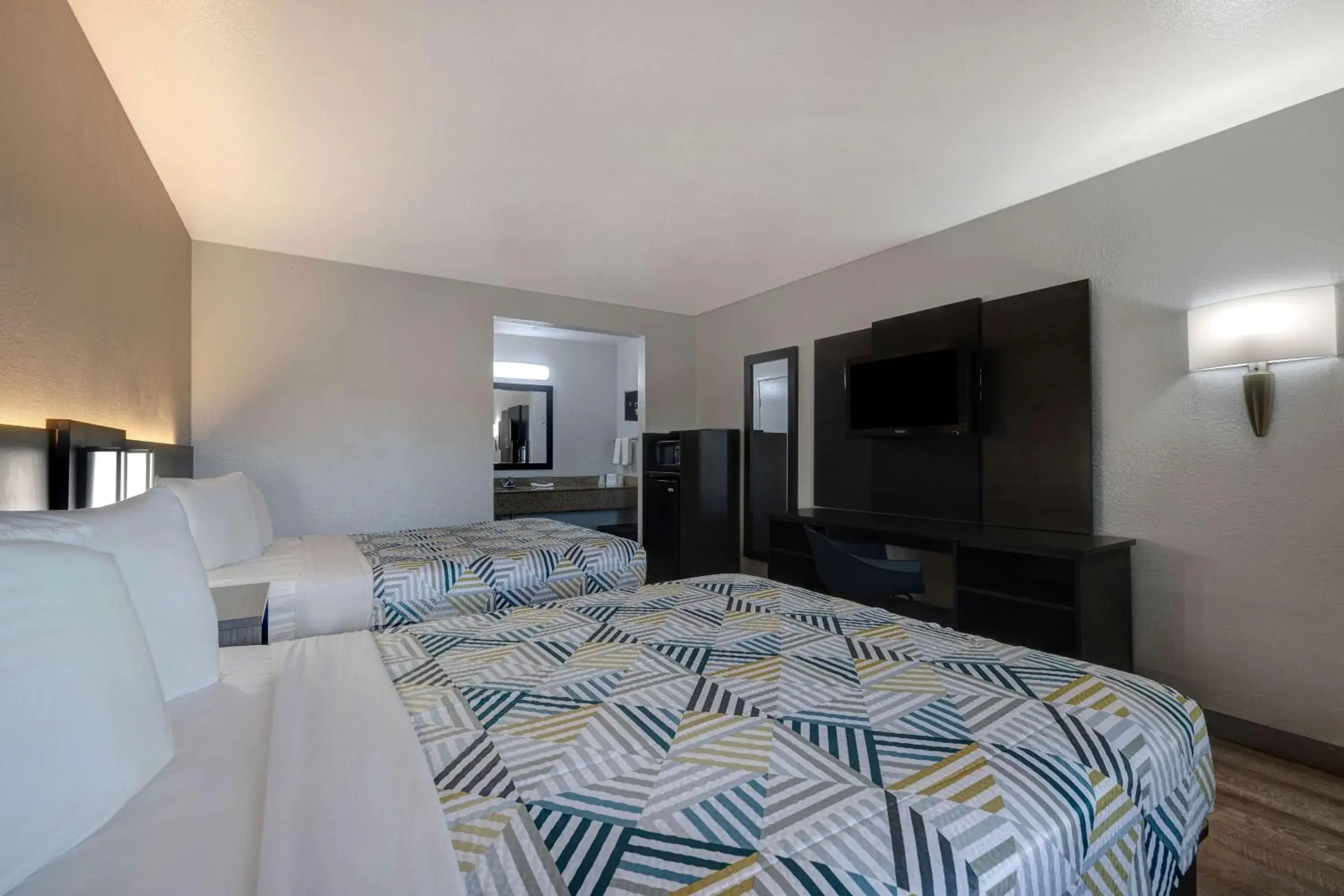 Photo of the whole room, Bed in Motel 6-Buttonwillow, CA Central Photo of the whole room, Bed in Motel 6-Buttonwillow, CA Central