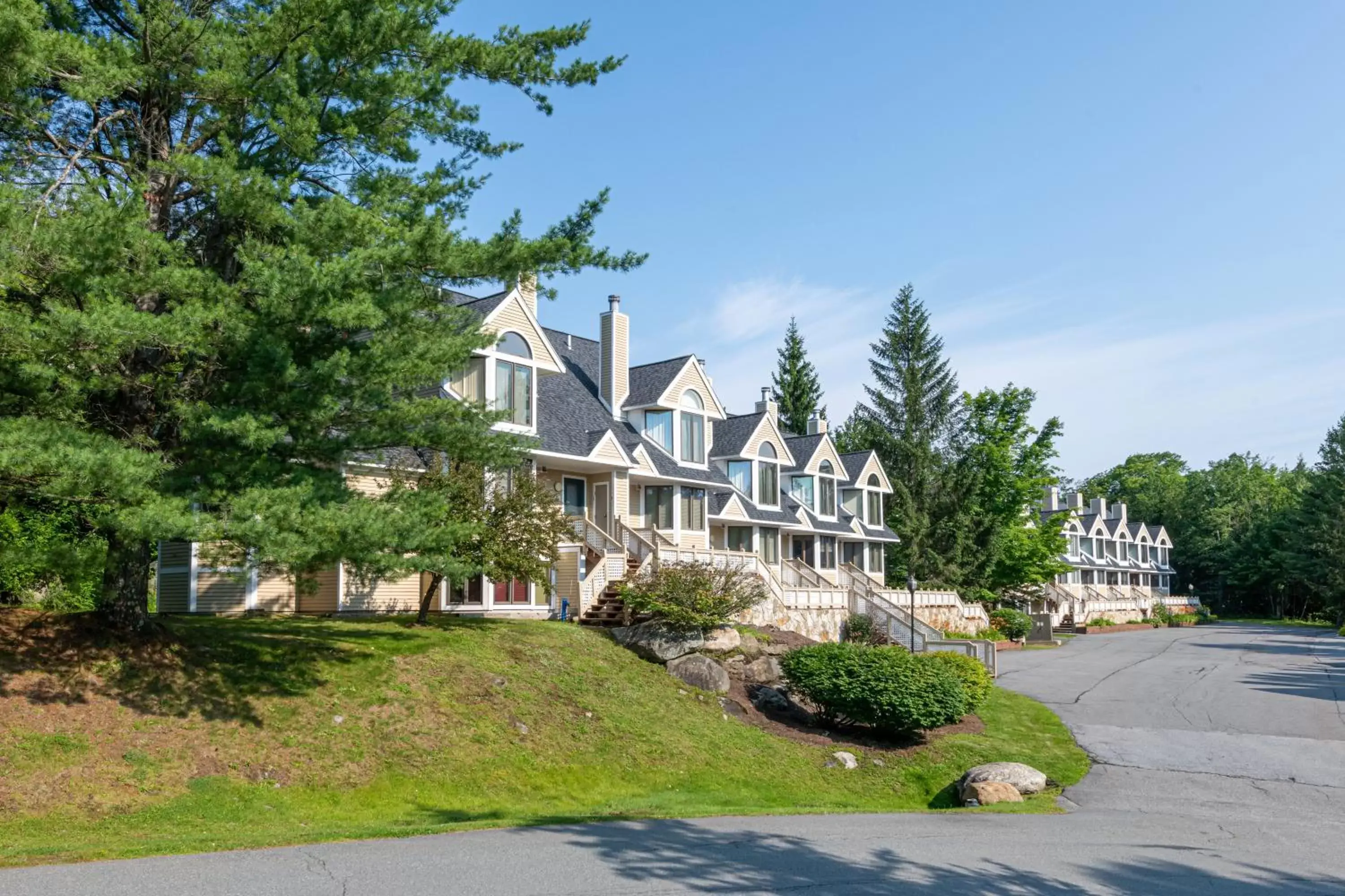 Property Building in Mount Snow Lodging