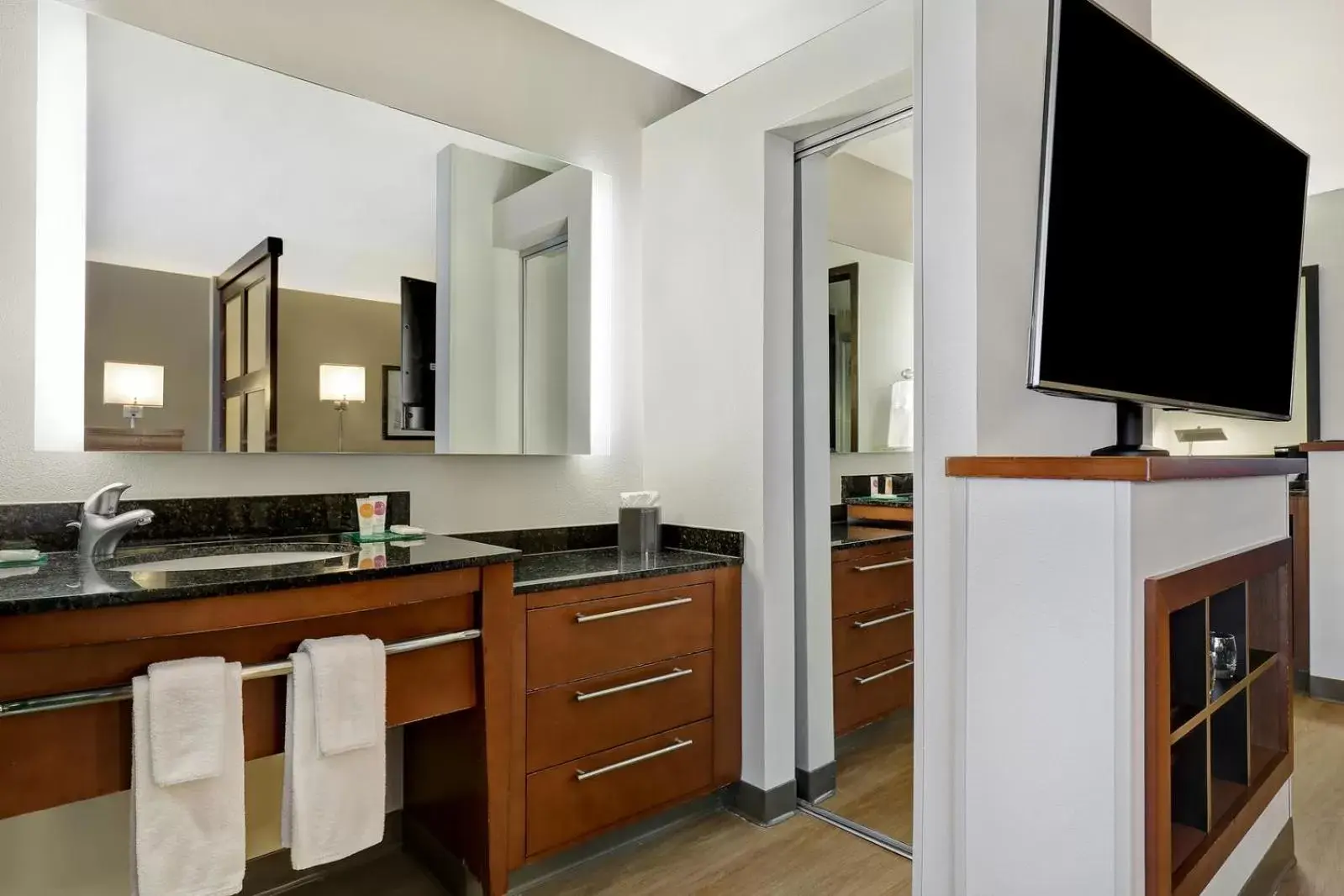 Bath, Kitchen/Kitchenette in Hyatt Place San Antonio North Stone Oak