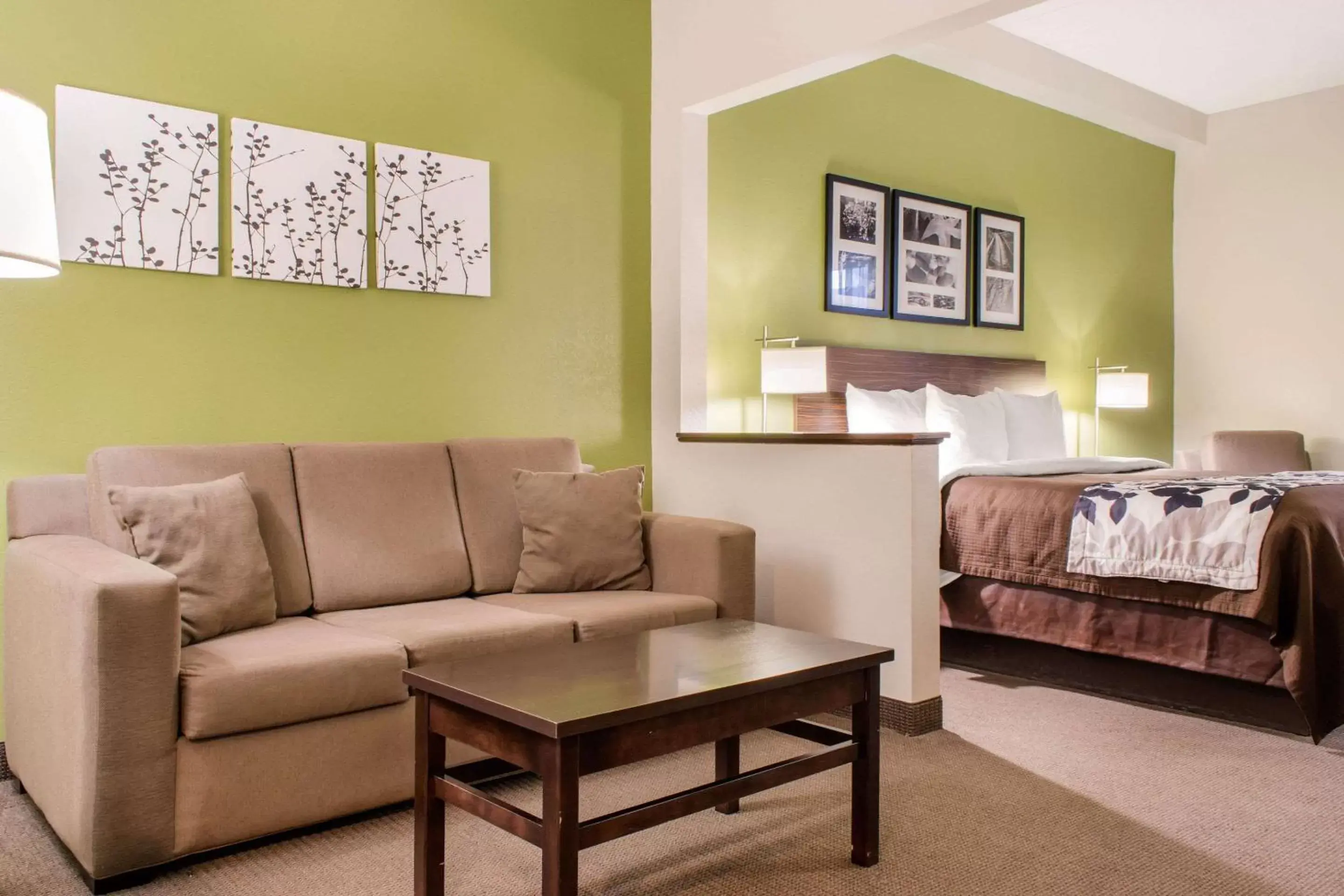 Photo of the whole room, Seating Area in Sleep Inn & Suites Metairie