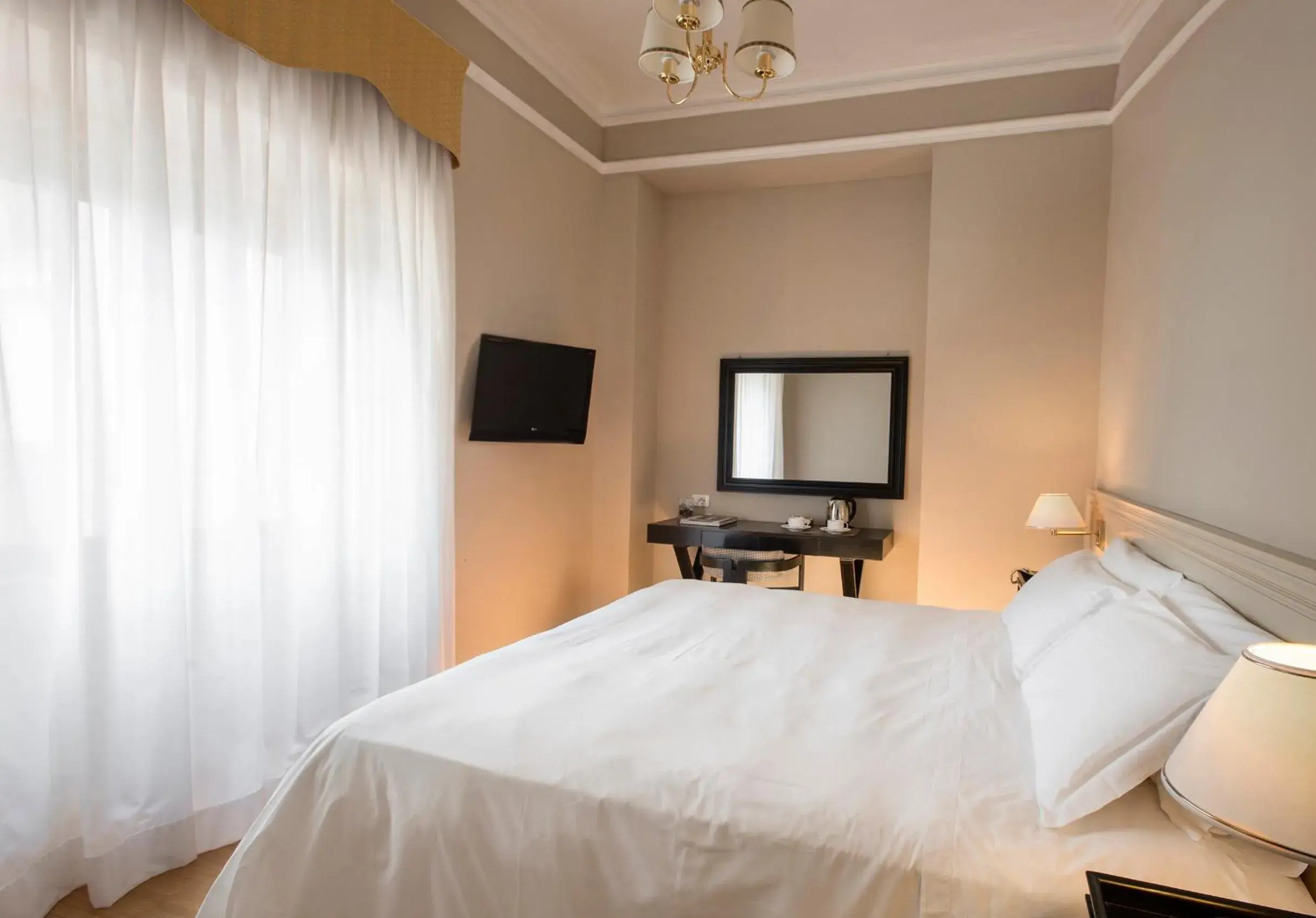 Standard Double or Twin Room with Spa Access - single occupancy in Ambasciatori Place Hotel