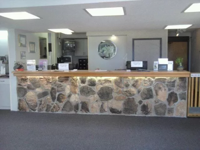 Lobby or reception in Quail's Nest Inn & Suites